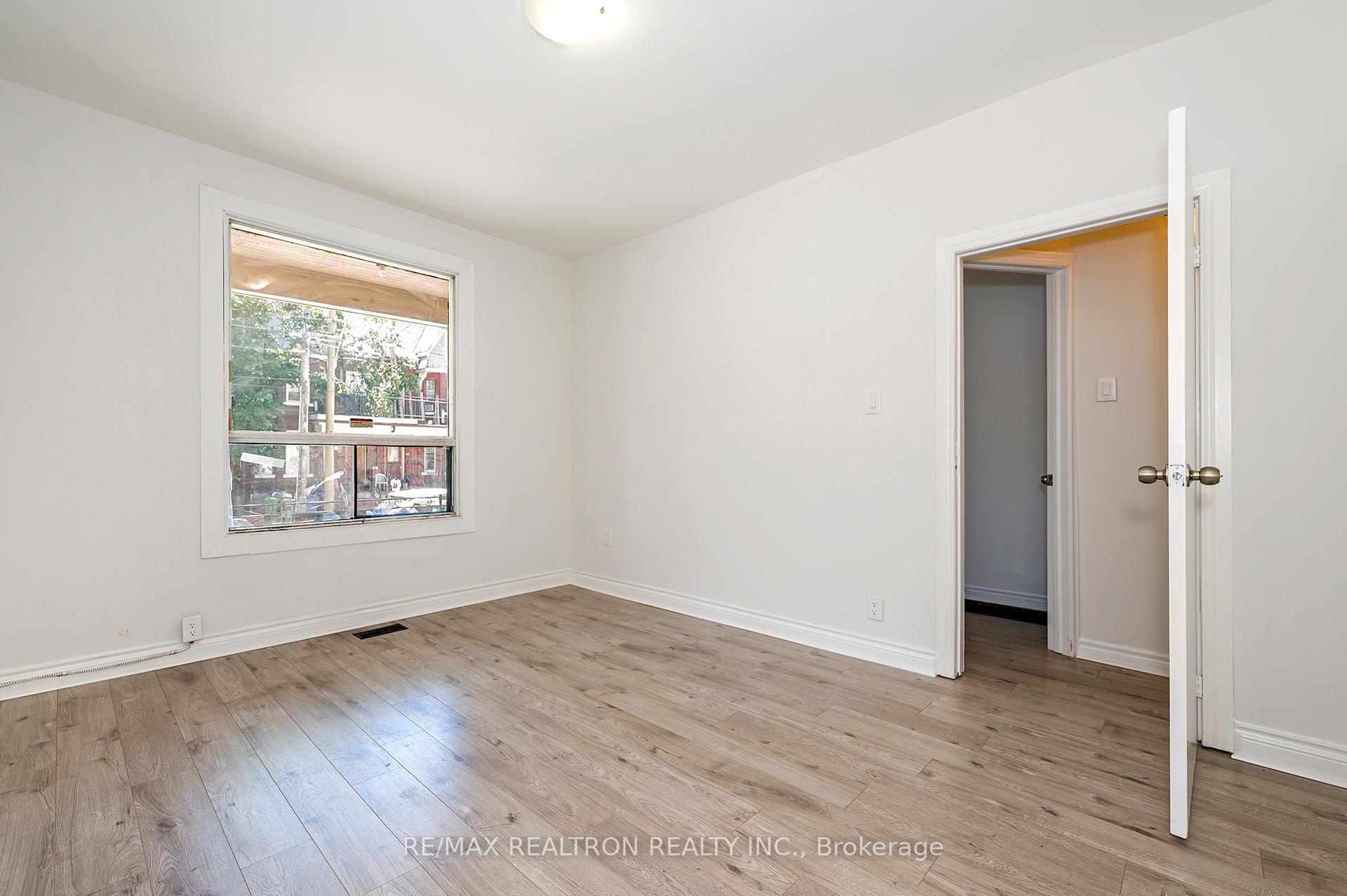 Photo 12 of 1000 Dundas Street W, Toronto, Trinity-Bellwoods — HOMEH