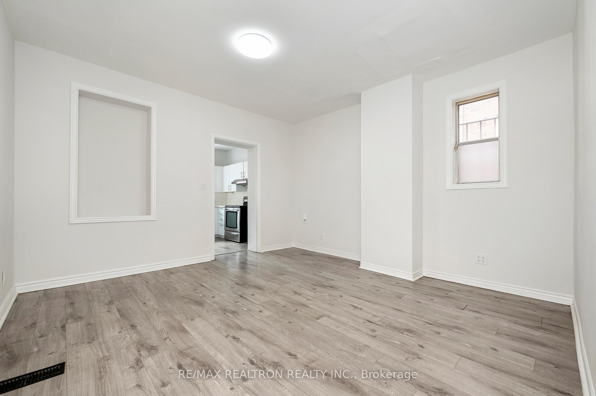 Photo 15 of 1000 Dundas Street W, Toronto, Trinity-Bellwoods — HOMEH