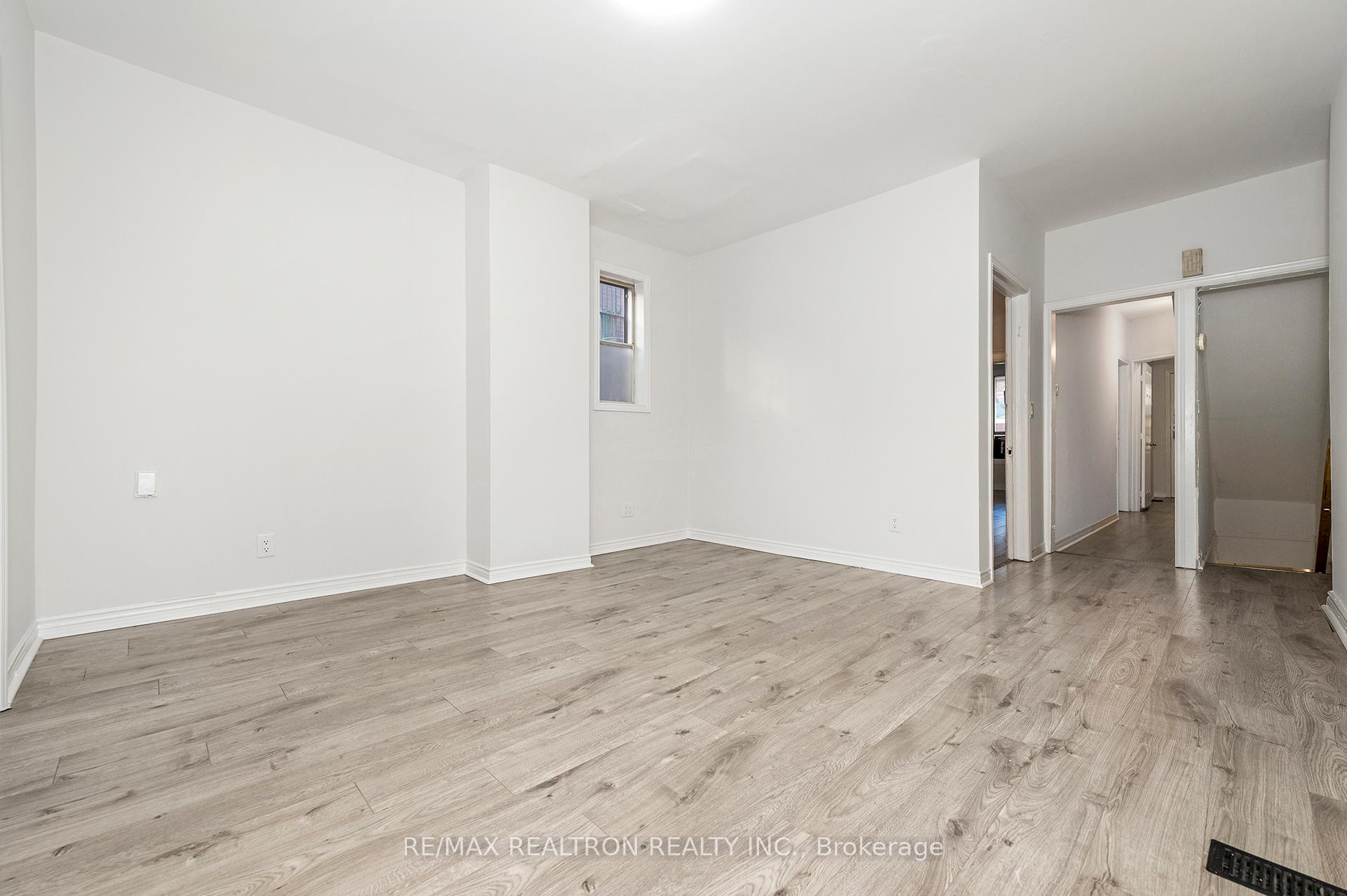Photo 16 of 1000 Dundas Street W, Toronto, Trinity-Bellwoods — HOMEH