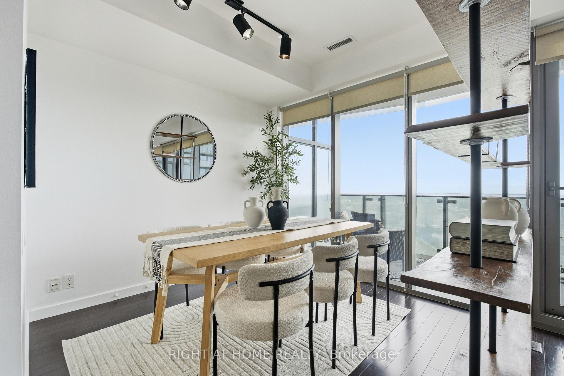 Photo 4 of Unit 1708, 390 Cherry Street, Toronto, Waterfront Communities — HOMEH