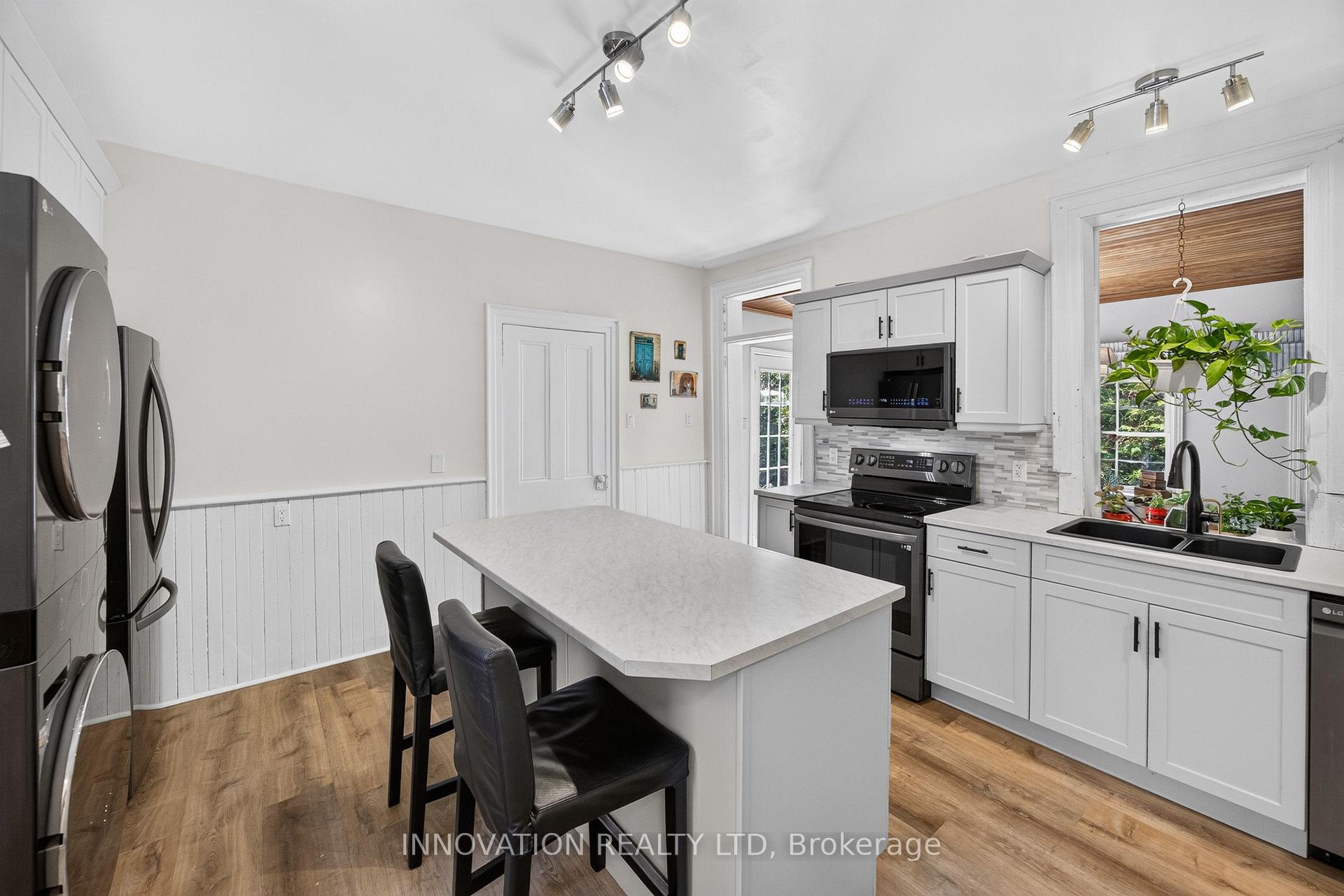 Photo 12 of 58 Lake Avenue E, Carleton Place, Carleton Place — HOMEH