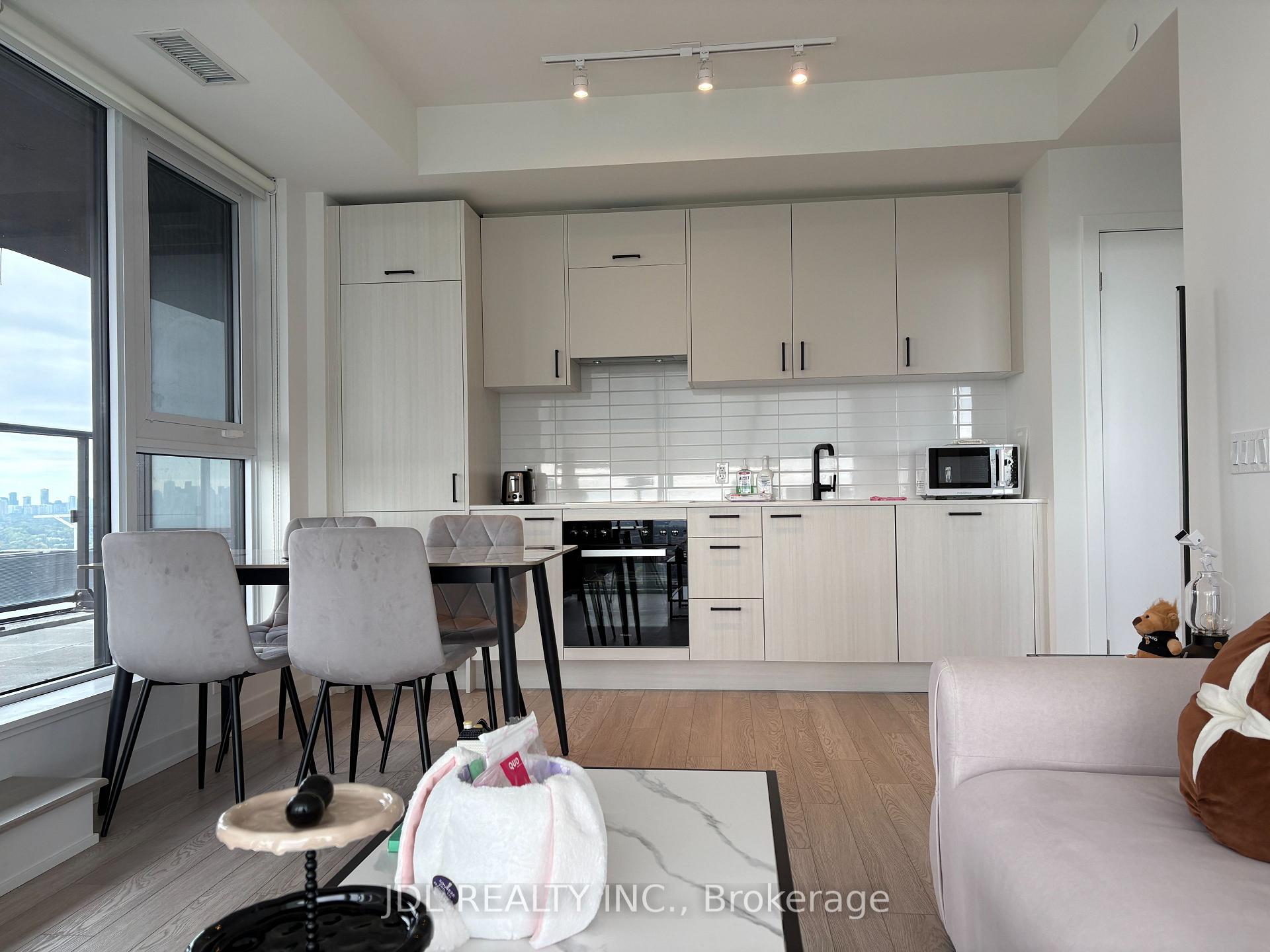 Photo 5 of 1 Quarrington Lane, North York, Banbury-Don Mills — HOMEH