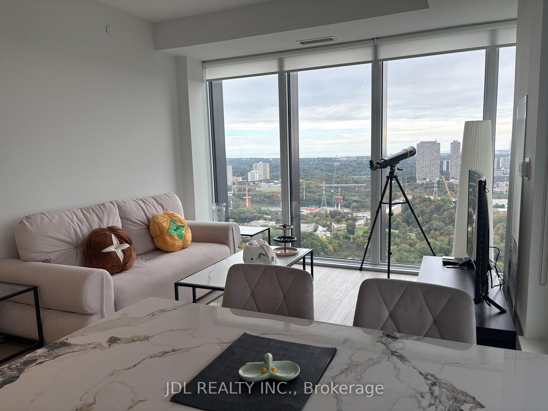 Photo 7 of 1 Quarrington Lane, North York, Banbury-Don Mills — HOMEH