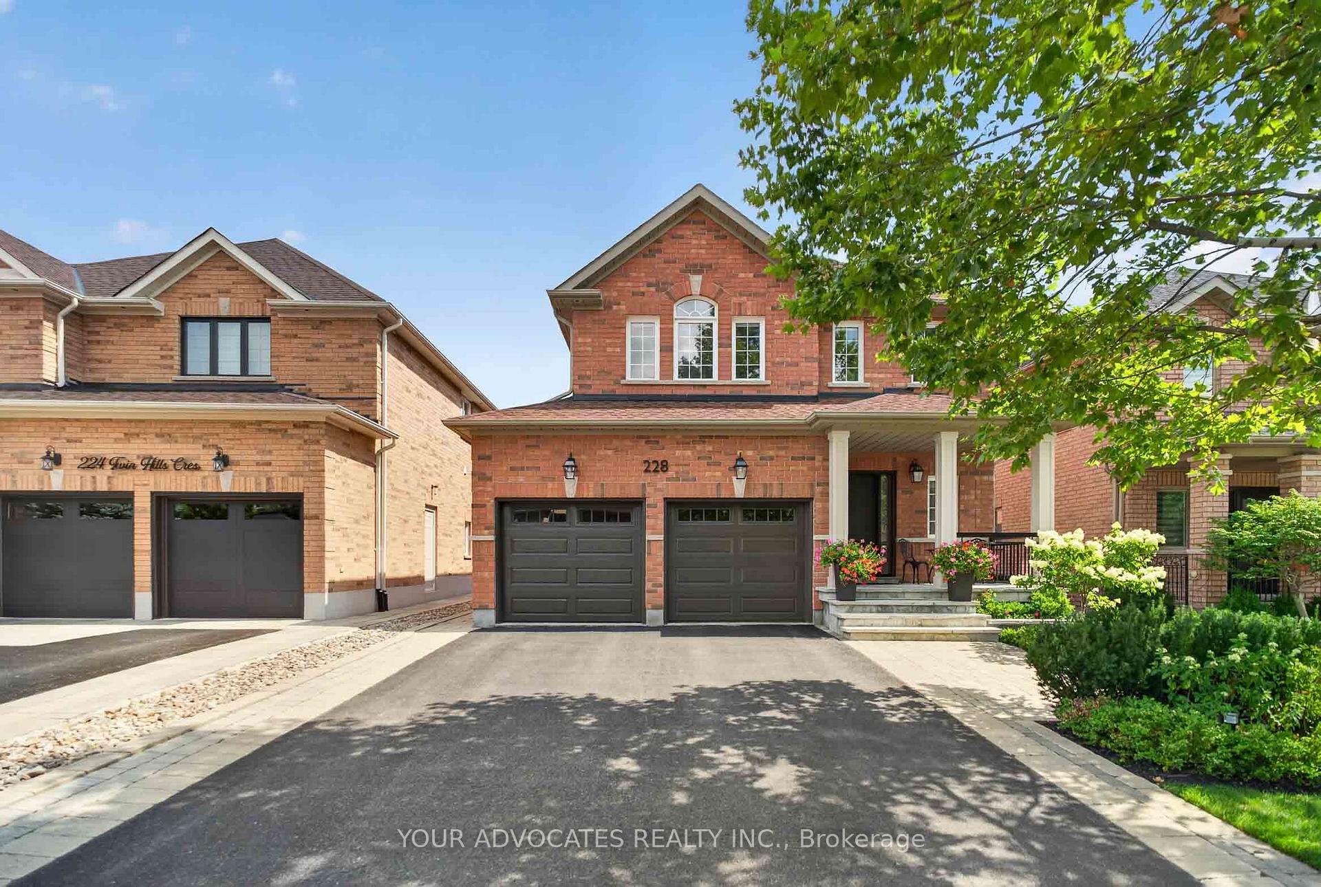 Photo 2 of 228 Twin Hills Crescent, Vaughan, Vellore Village — HOMEH