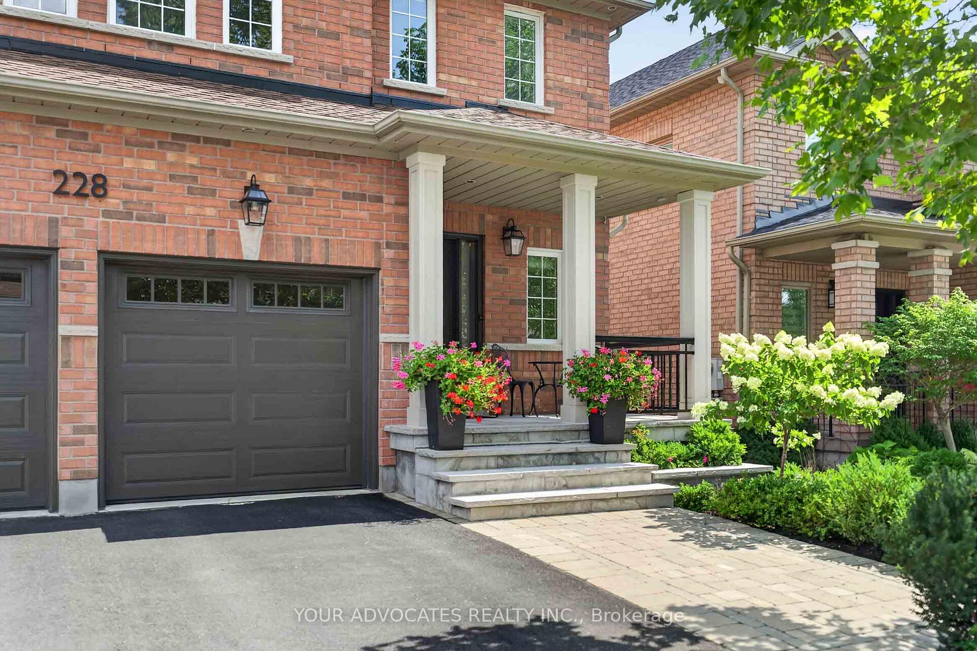 Photo 3 of 228 Twin Hills Crescent, Vaughan, Vellore Village — HOMEH