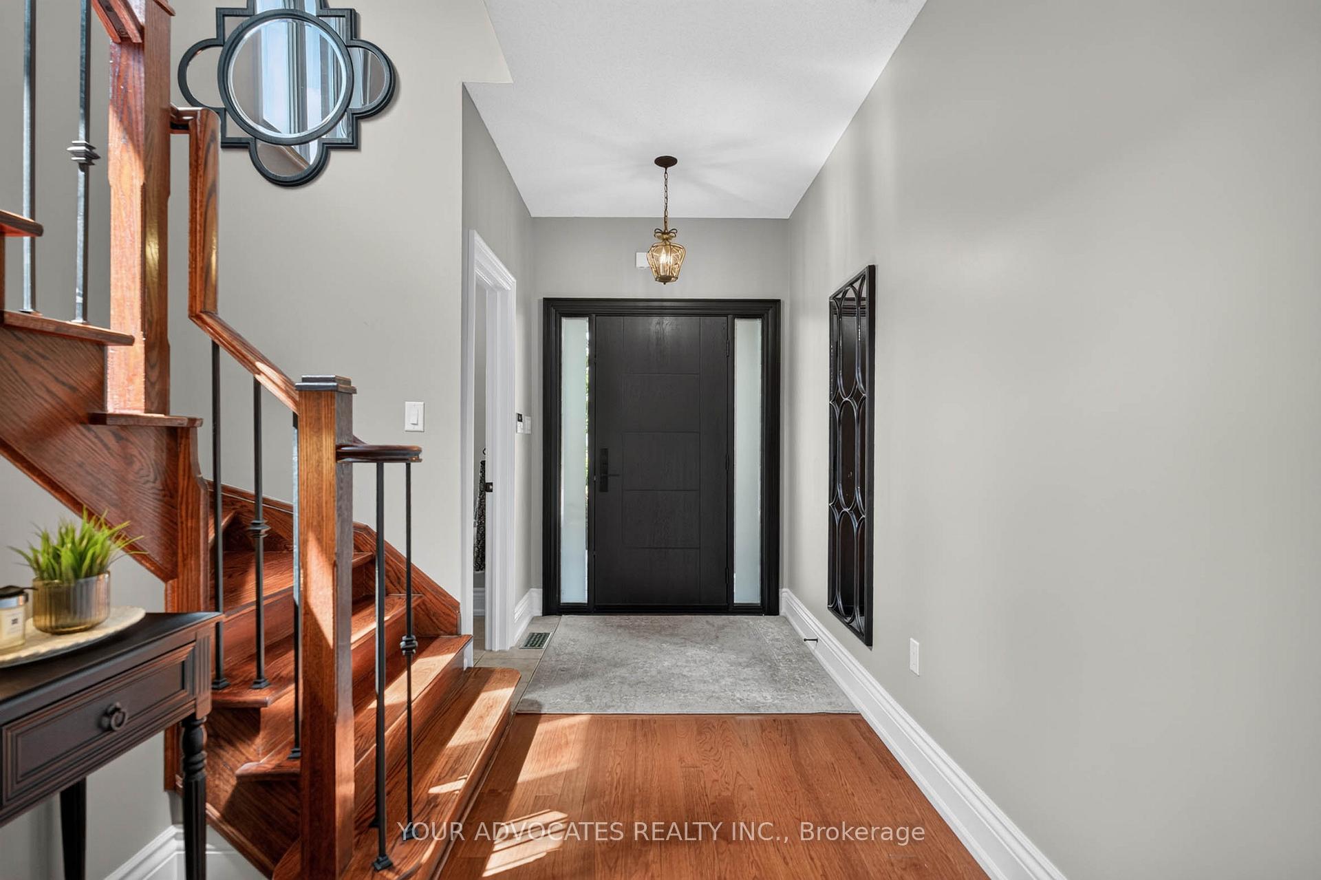 Photo 4 of 228 Twin Hills Crescent, Vaughan, Vellore Village — HOMEH