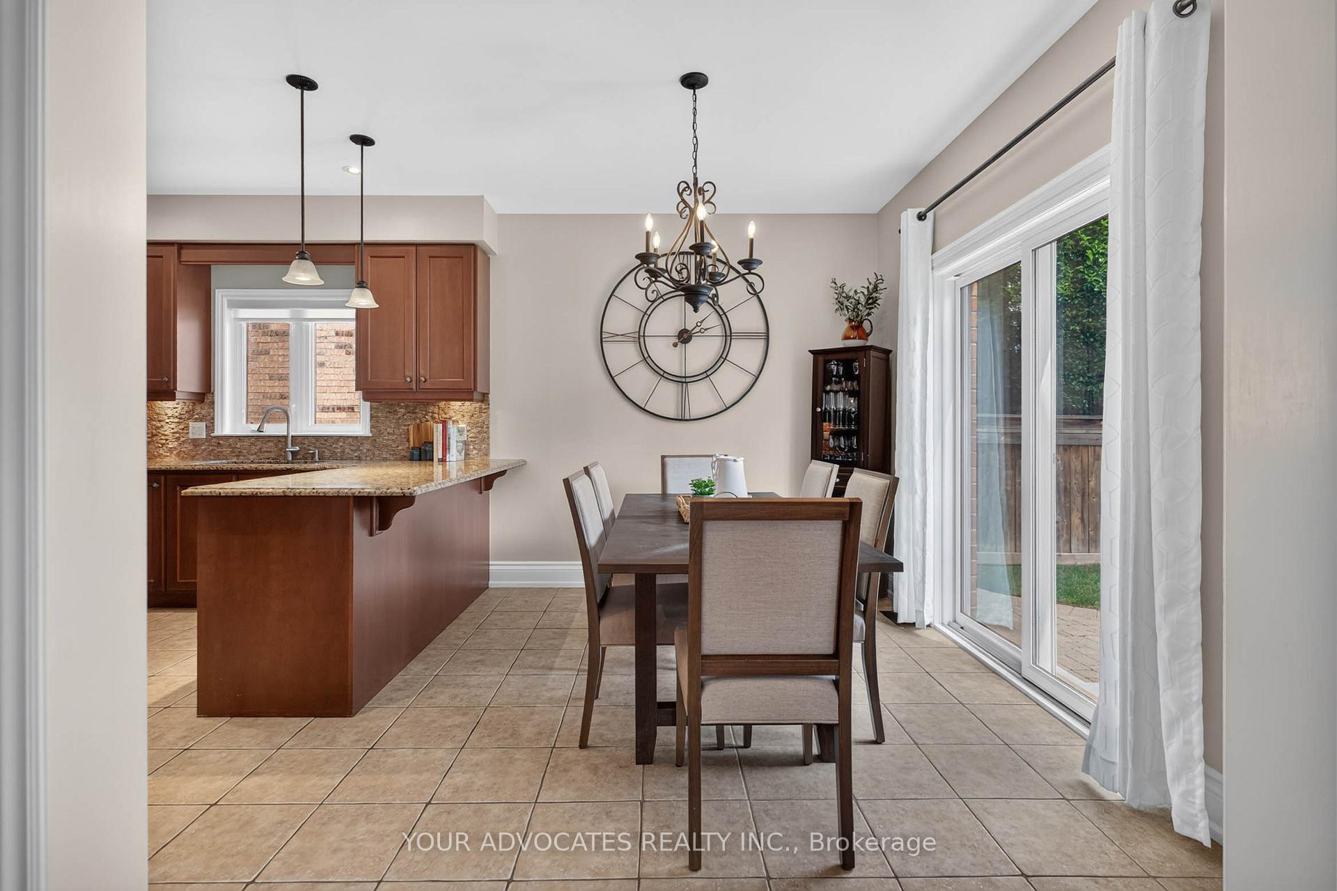 Photo 11 of 228 Twin Hills Crescent, Vaughan, Vellore Village — HOMEH