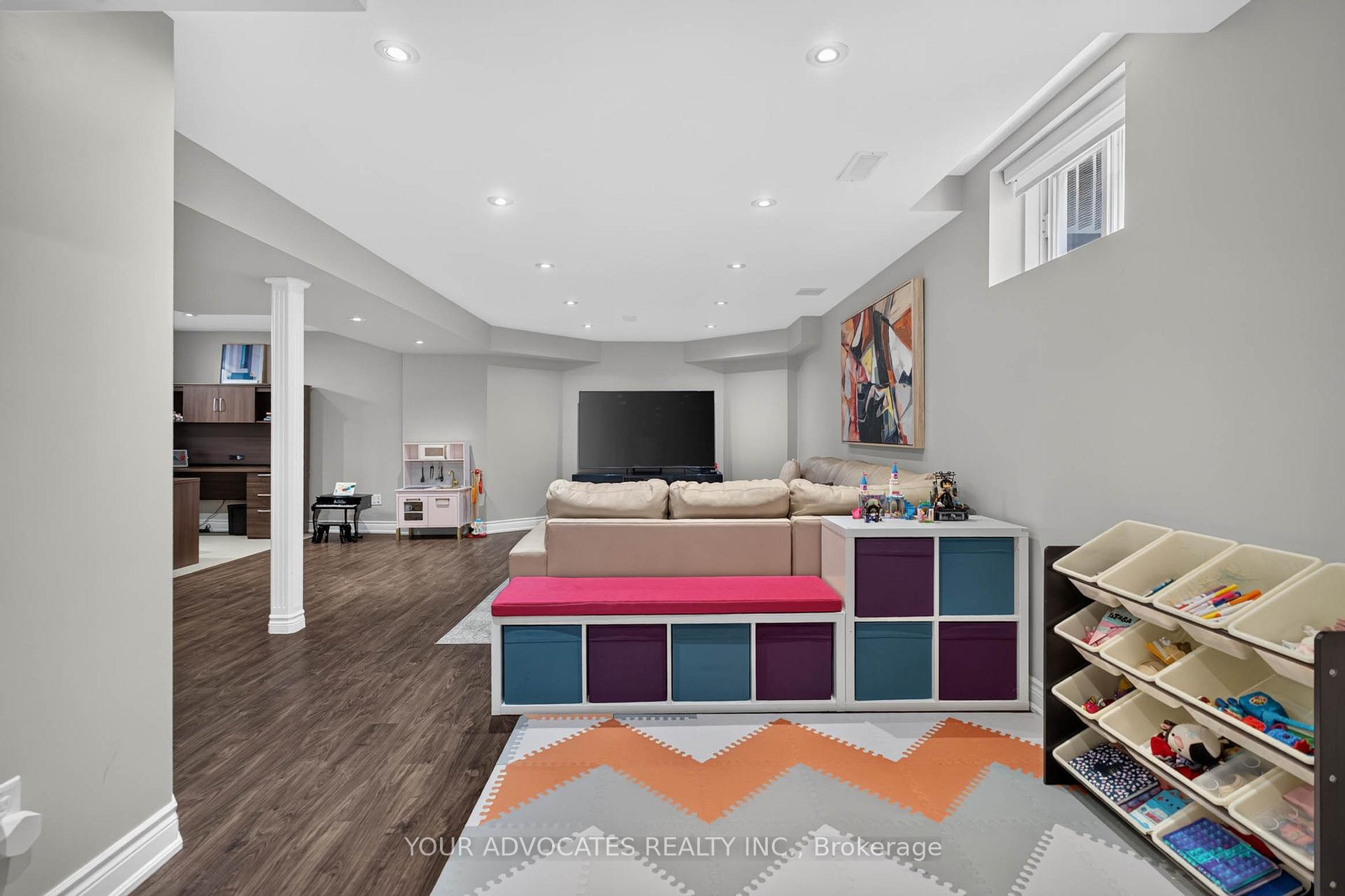Photo 27 of 228 Twin Hills Crescent, Vaughan, Vellore Village — HOMEH