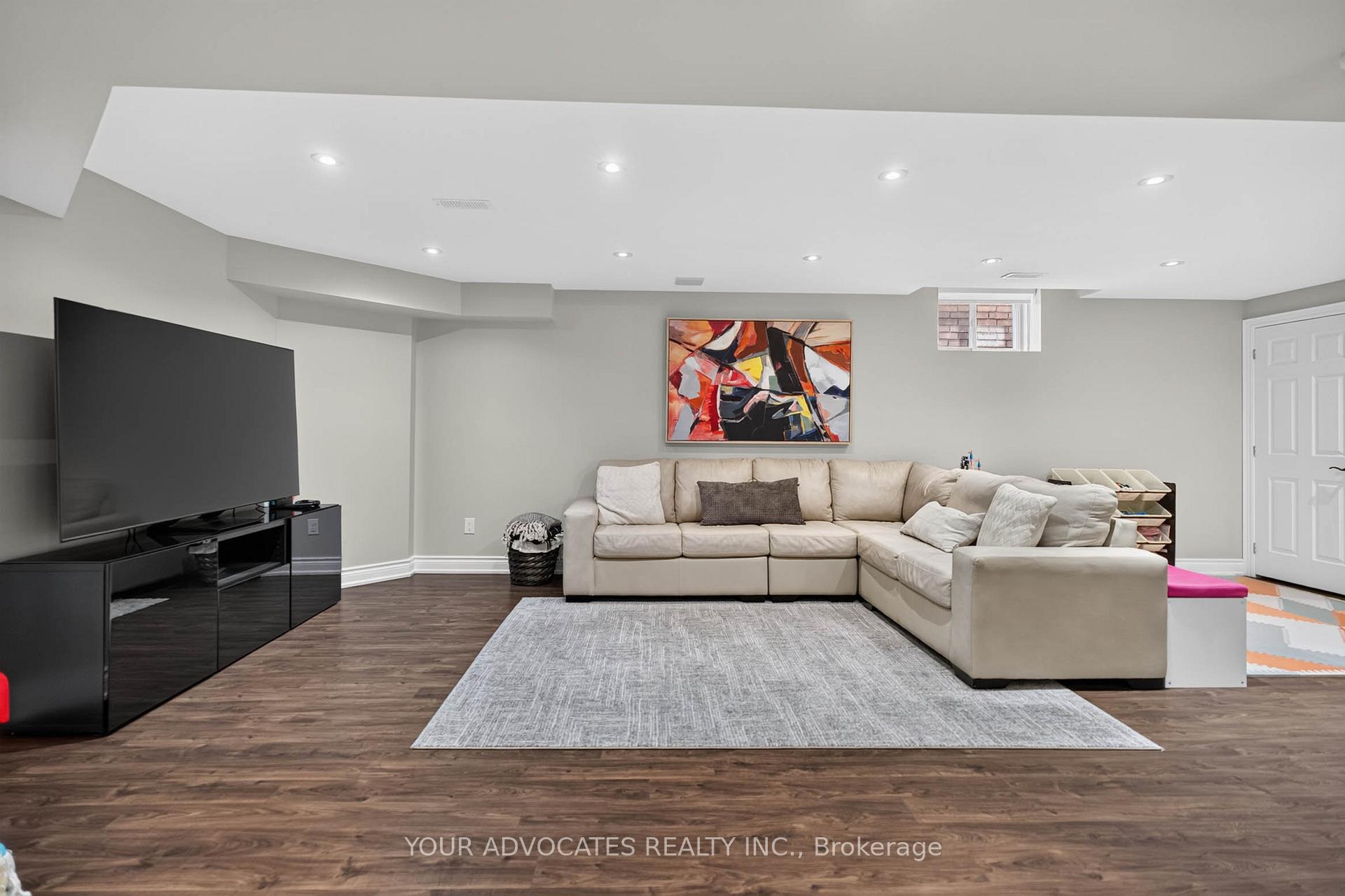Photo 28 of 228 Twin Hills Crescent, Vaughan, Vellore Village — HOMEH