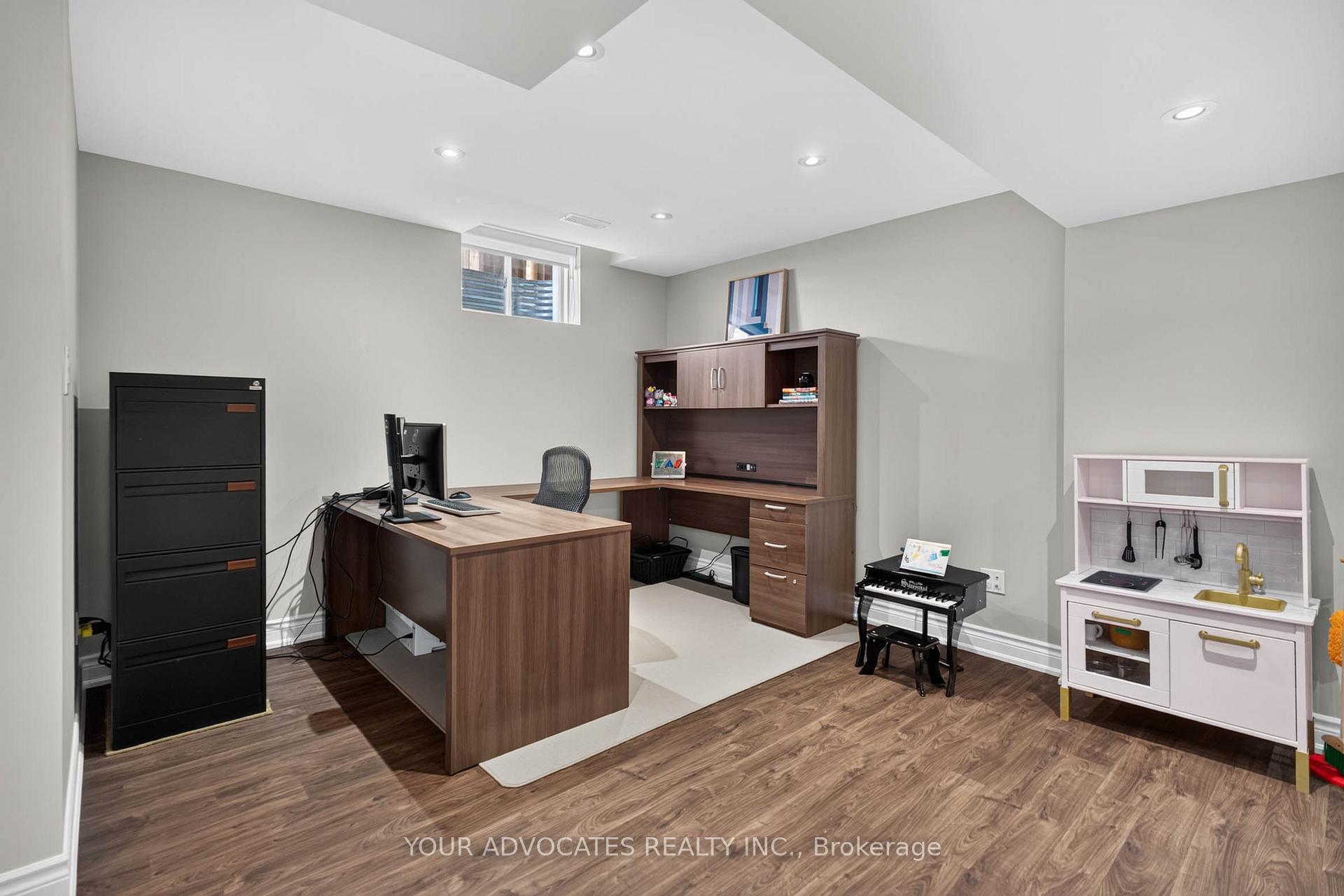 Photo 30 of 228 Twin Hills Crescent, Vaughan, Vellore Village — HOMEH