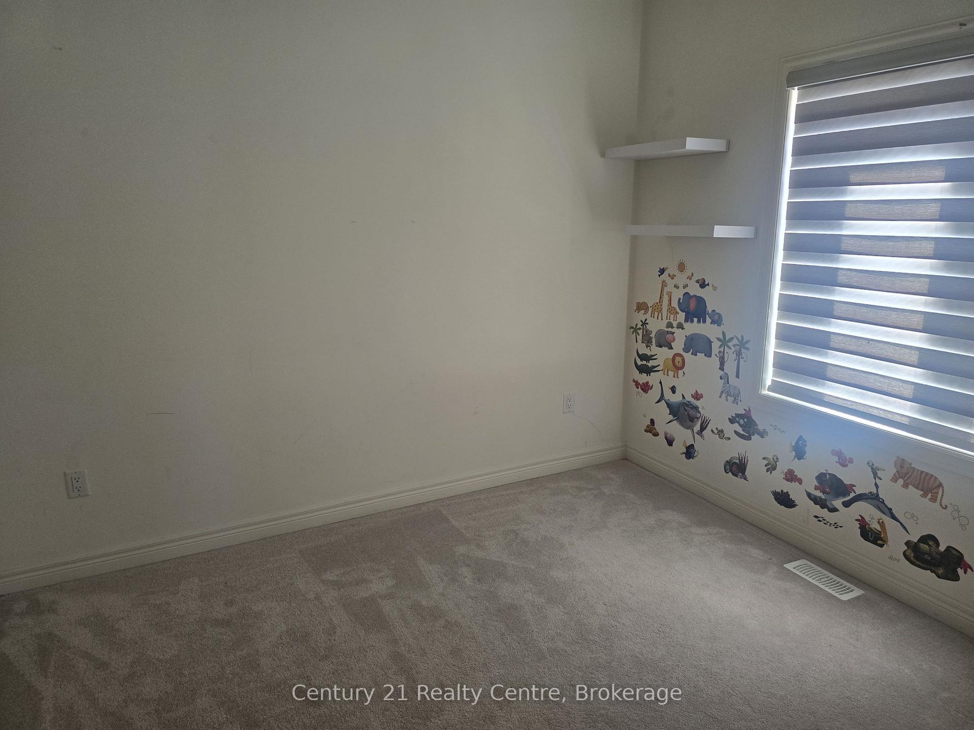 Photo 6 of 204 Fruitvale Circle, Brampton, Northwest Brampton — HOMEH