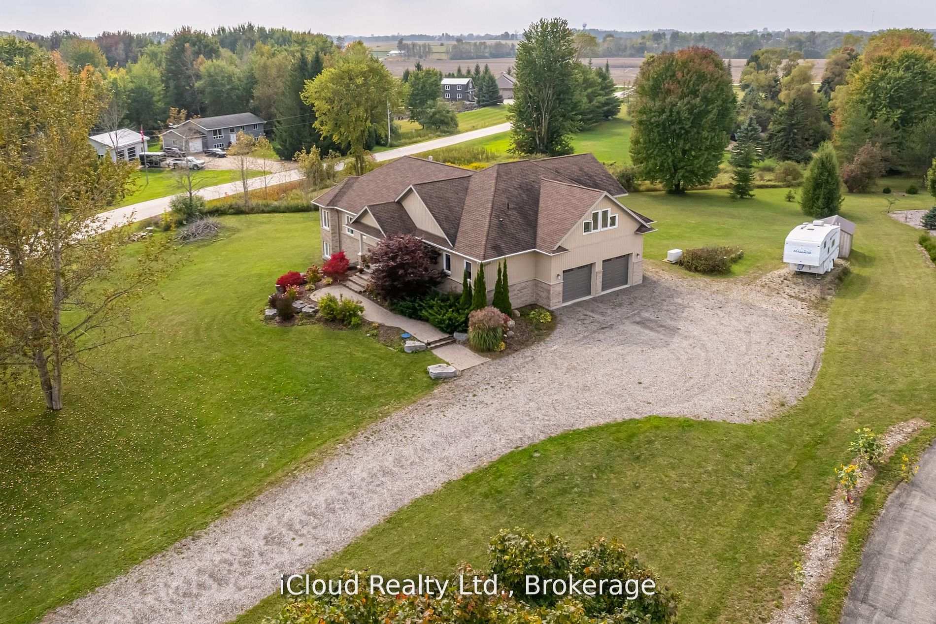 Photo 3 of 16 Highland Road, Minto — HOMEH