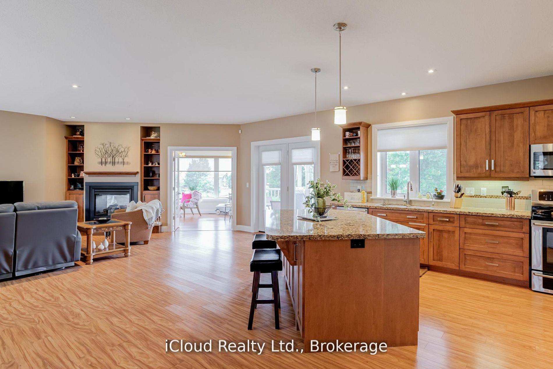 Photo 13 of 16 Highland Road, Minto — HOMEH