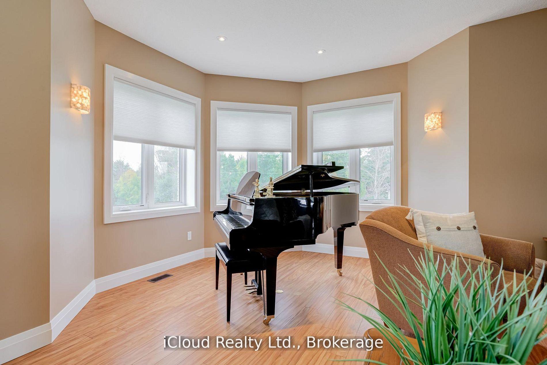Photo 15 of 16 Highland Road, Minto — HOMEH