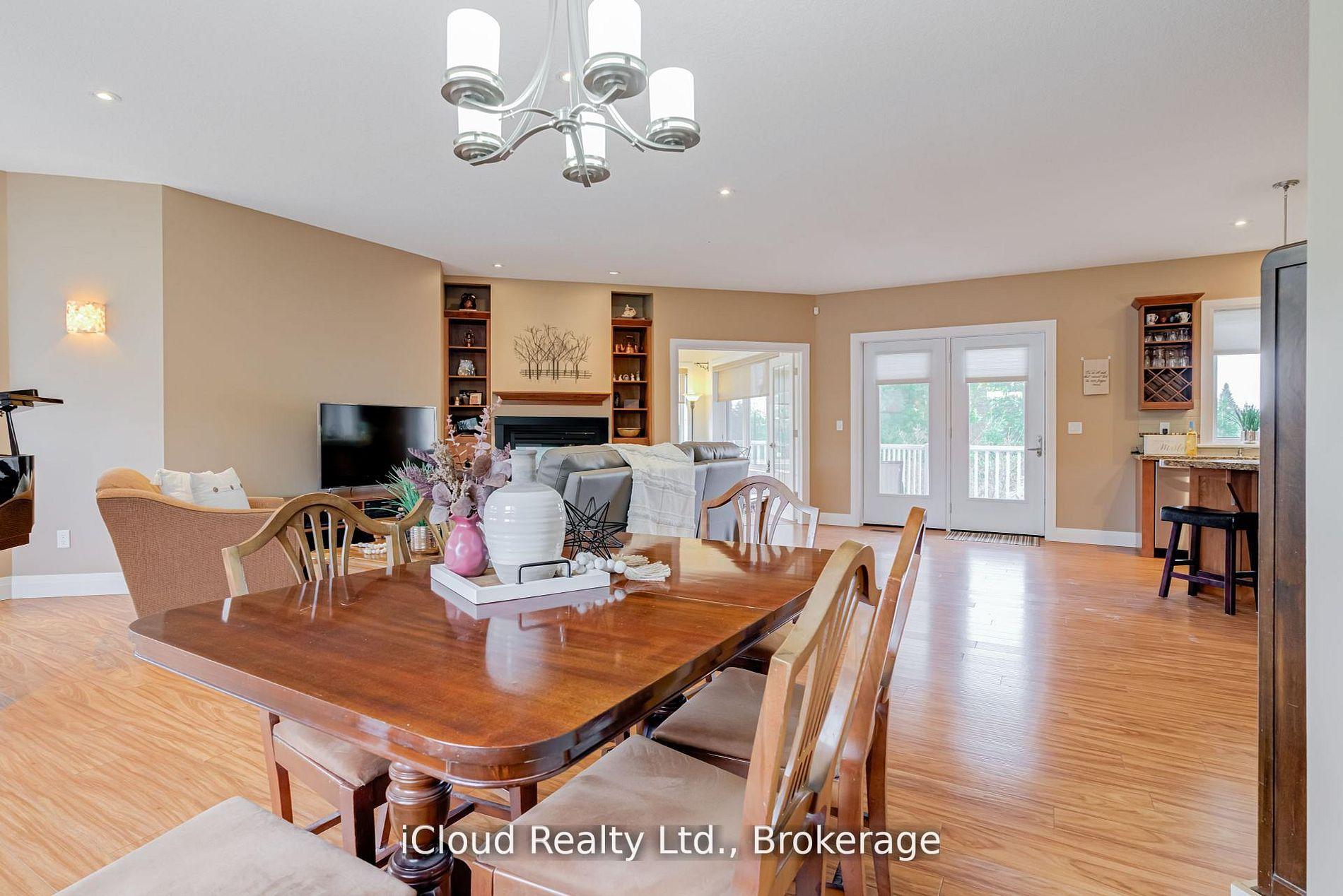 Photo 17 of 16 Highland Road, Minto — HOMEH