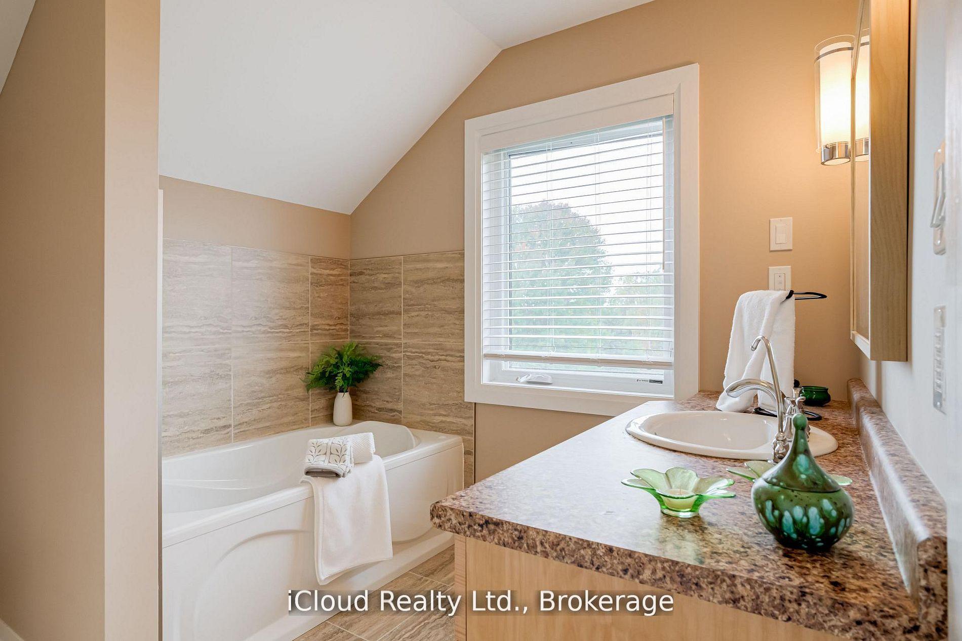 Photo 36 of 16 Highland Road, Minto — HOMEH