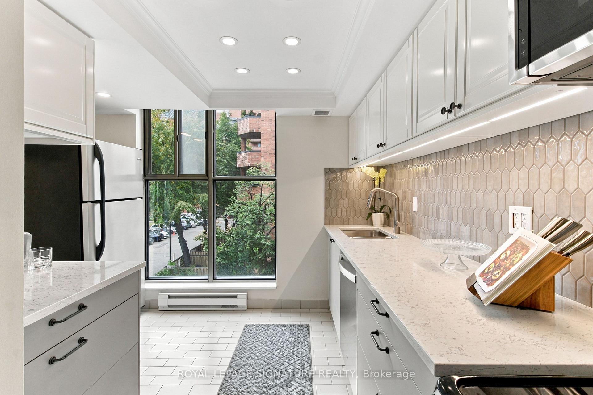 Photo 14 of Unit 301, 65 Scadding Avenue, Toronto, Waterfront Communities — HOMEH