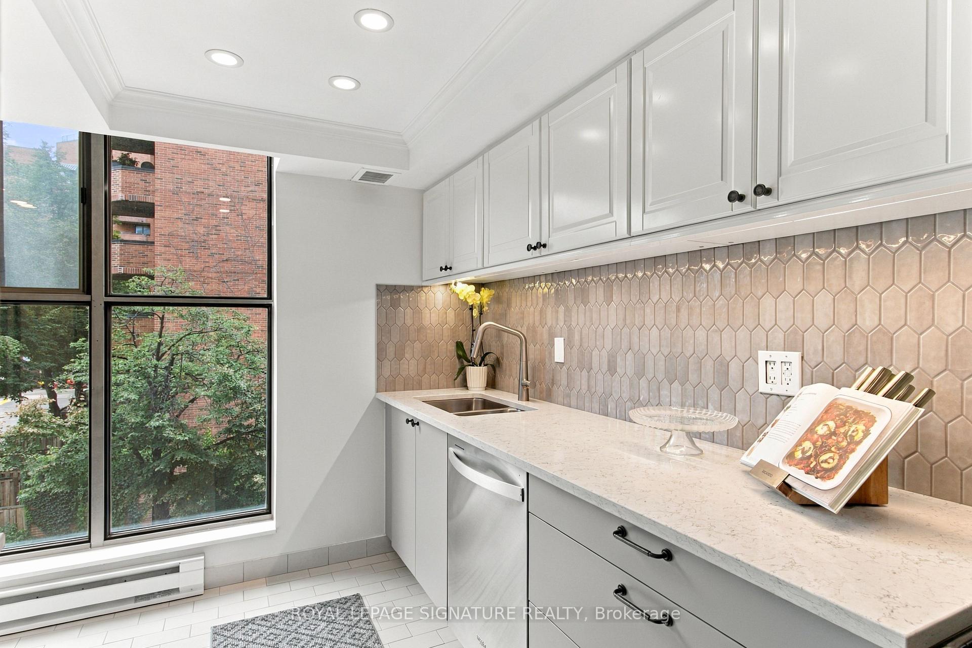 Photo 15 of Unit 301, 65 Scadding Avenue, Toronto, Waterfront Communities — HOMEH