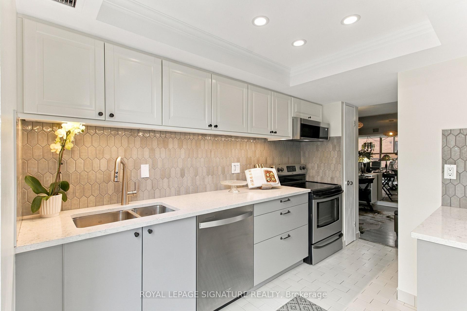 Photo 17 of Unit 301, 65 Scadding Avenue, Toronto, Waterfront Communities — HOMEH