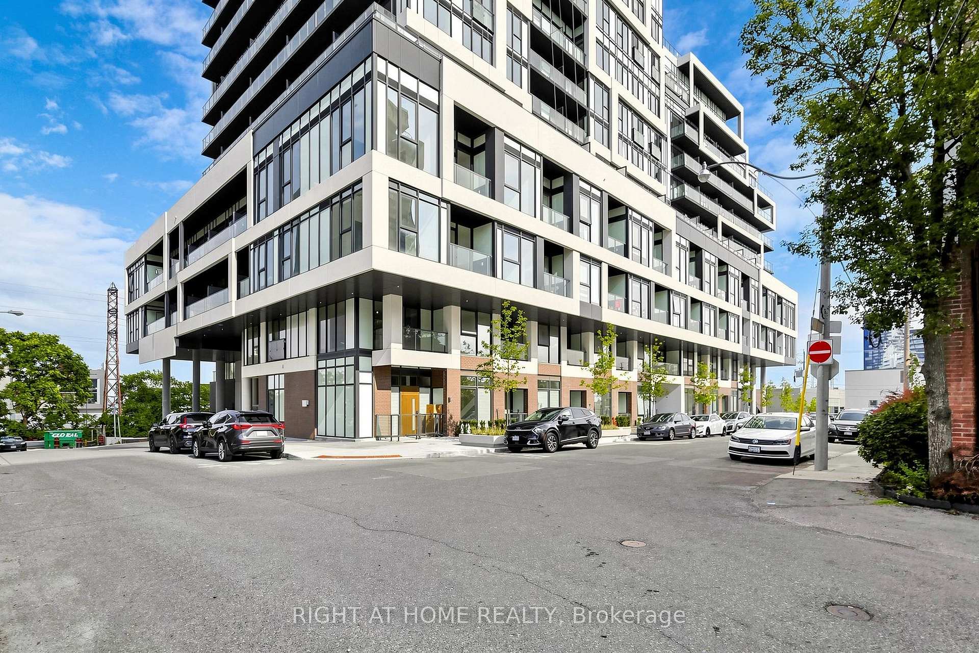 Photo 4 of Unit 2502, 5 Defries Street, Toronto, Regent Park — HOMEH