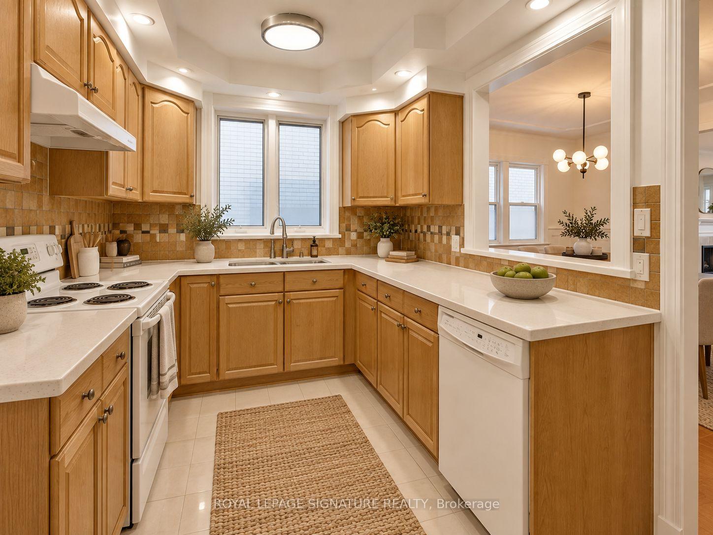 Photo 5 of Unit Main, 1691 Bathurst Street, Toronto, Forest Hill South — HOMEH
