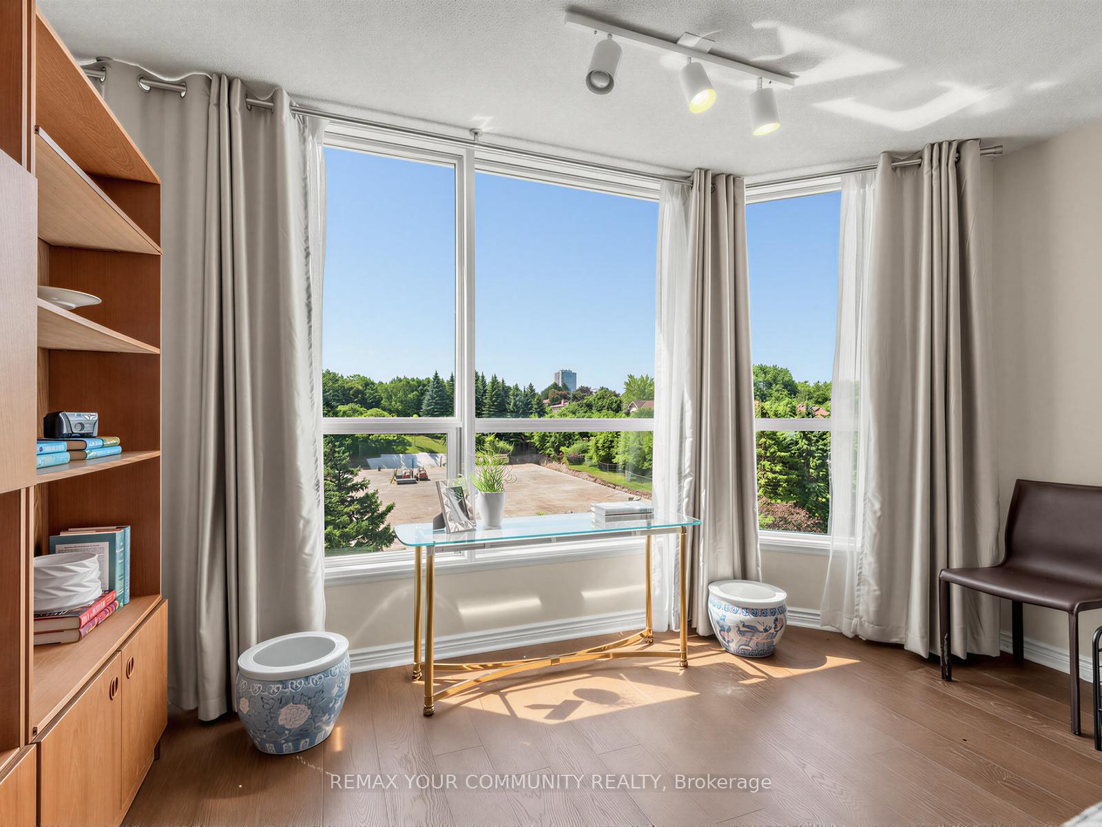 Photo 7 of Unit 612, 1 Clark Avenue, Vaughan, Crestwood-Springfarm-Yorkhill — HOMEH