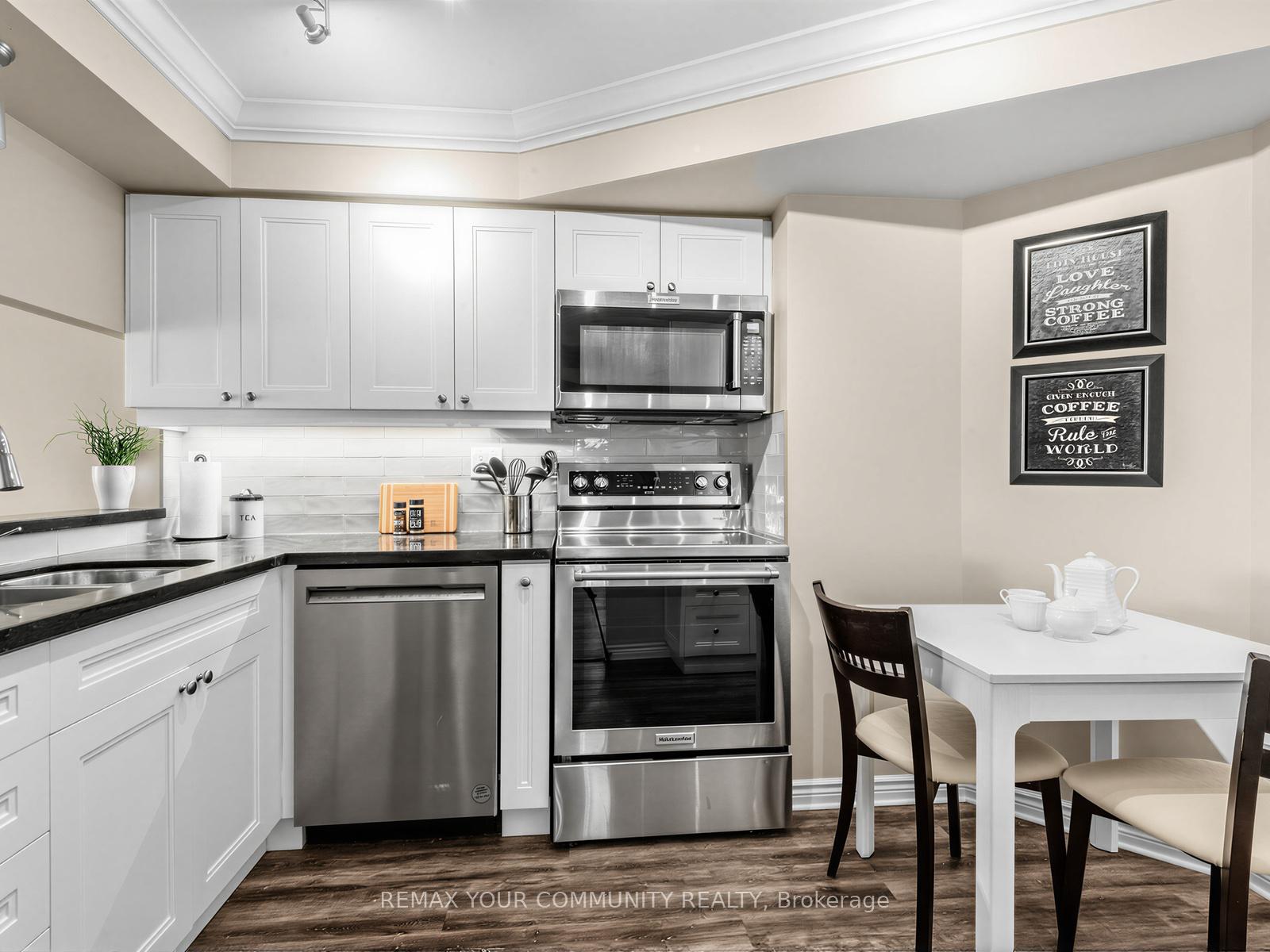 Photo 13 of Unit 612, 1 Clark Avenue, Vaughan, Crestwood-Springfarm-Yorkhill — HOMEH
