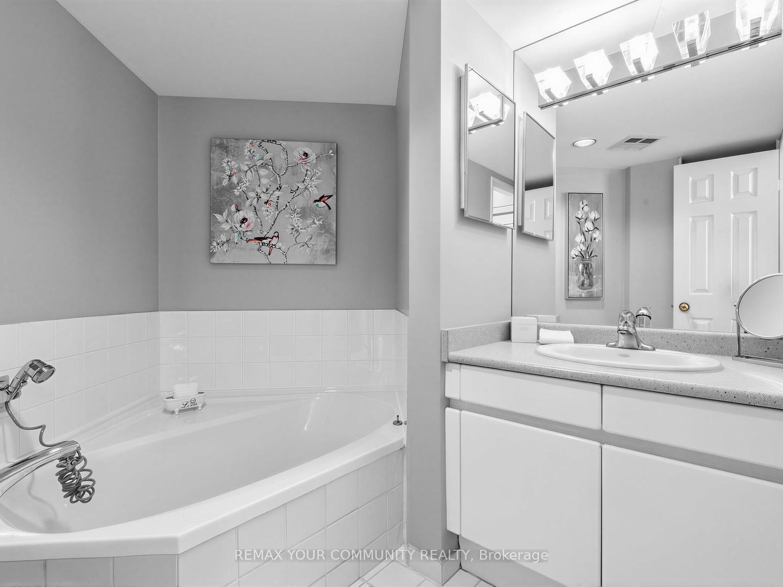 Photo 17 of Unit 612, 1 Clark Avenue, Vaughan, Crestwood-Springfarm-Yorkhill — HOMEH