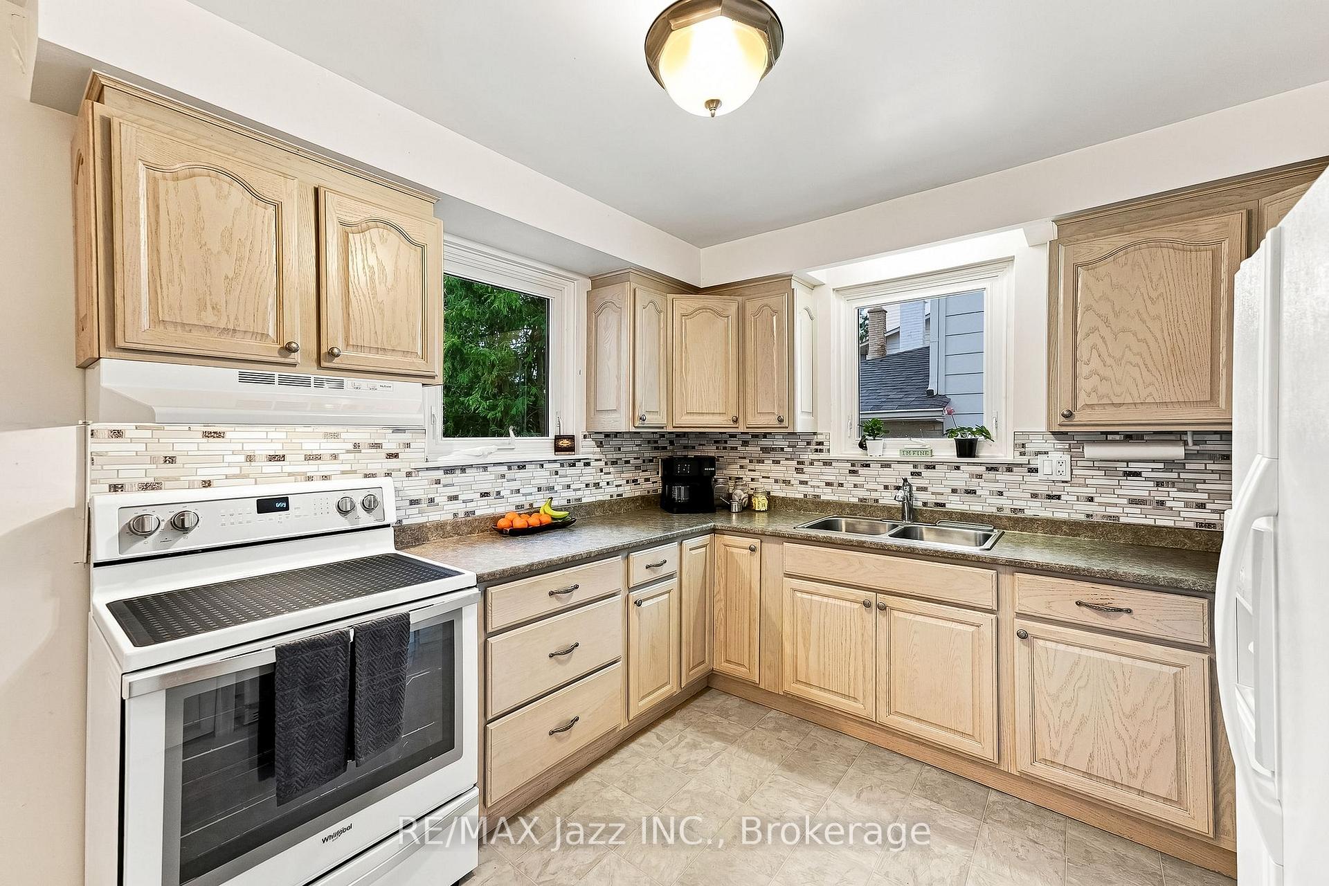 Photo 13 of 76 Chester Crescent, Scugog, Port Perry — HOMEH