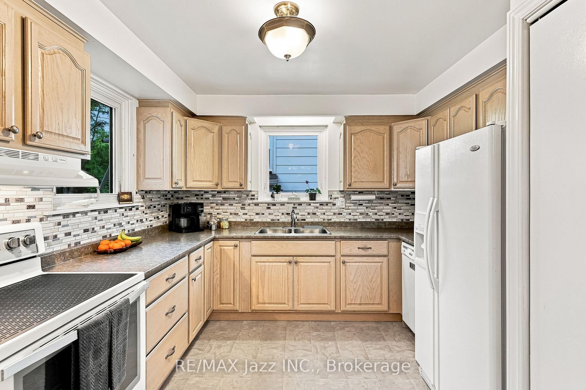 Photo 14 of 76 Chester Crescent, Scugog, Port Perry — HOMEH