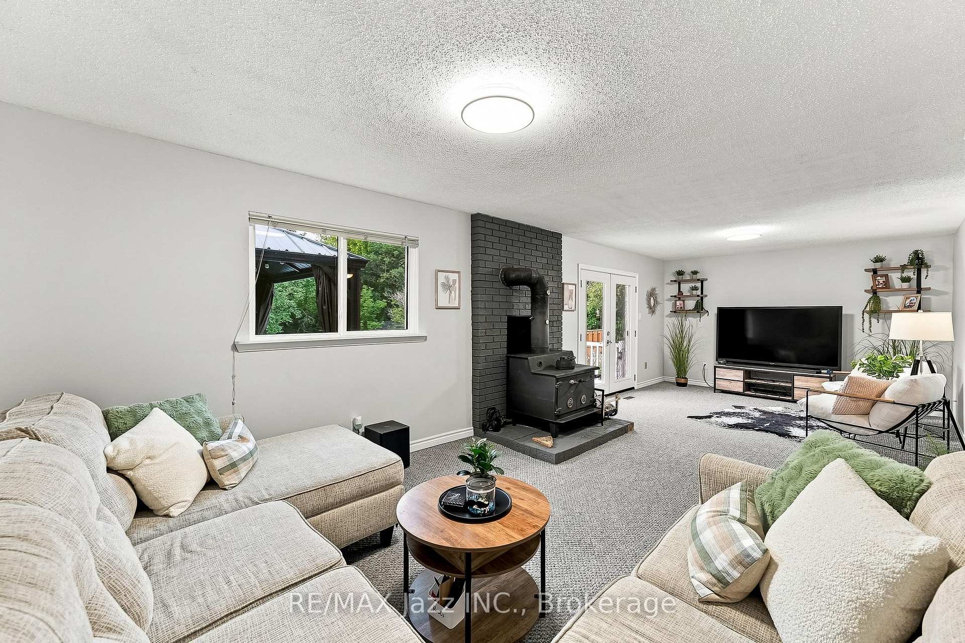 Photo 16 of 76 Chester Crescent, Scugog, Port Perry — HOMEH
