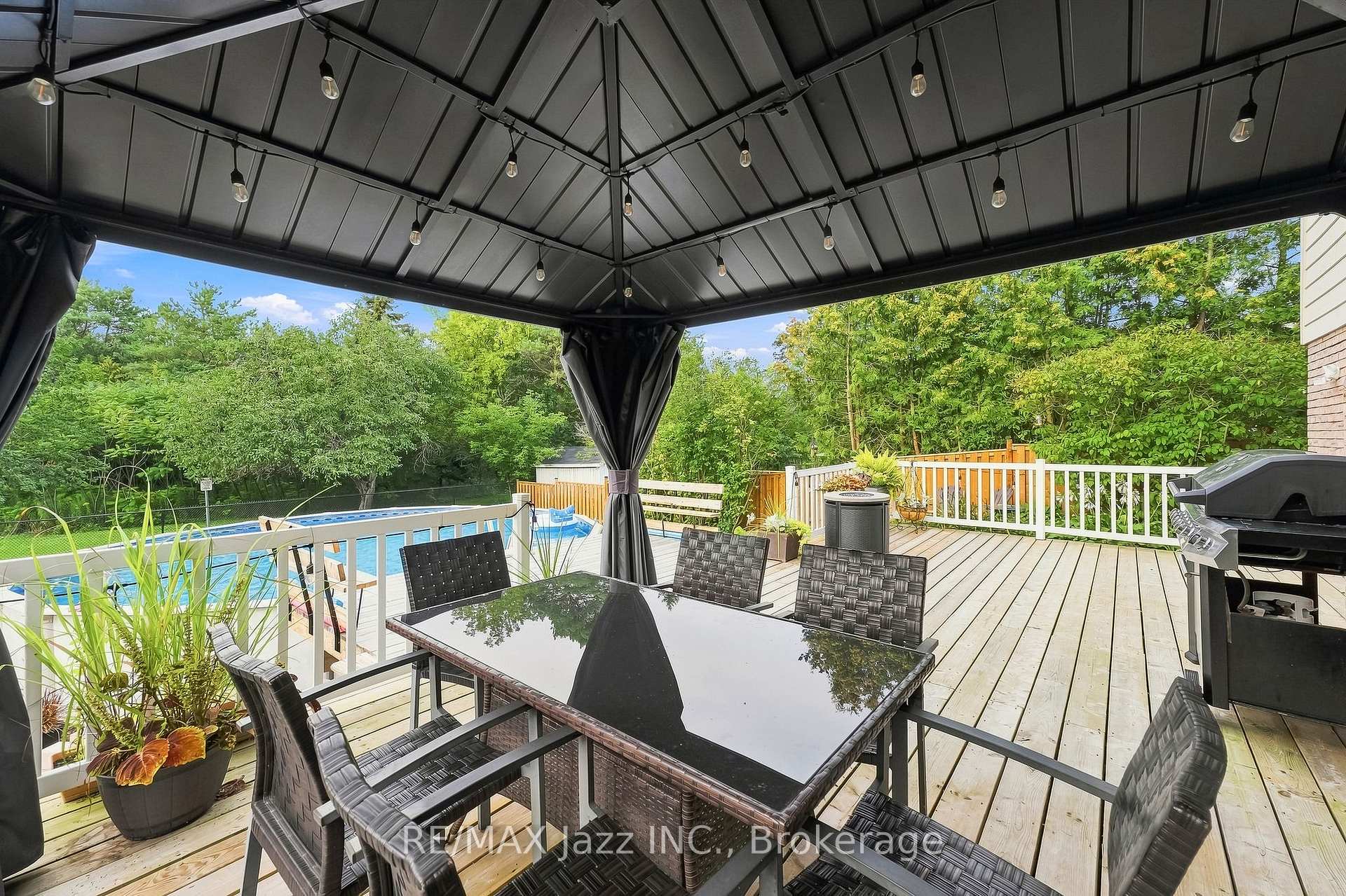 Photo 39 of 76 Chester Crescent, Scugog, Port Perry — HOMEH