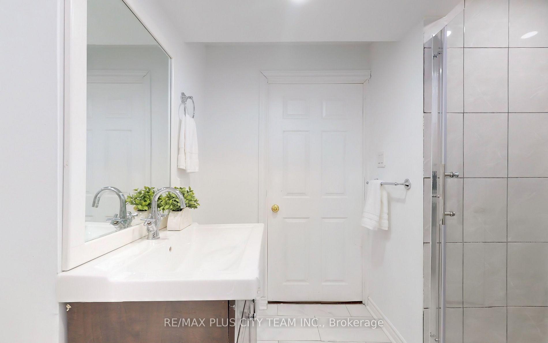 Photo 11 of Unit Bsmt, 1071 Summitview Crescent, Oshawa, Pinecrest — HOMEH