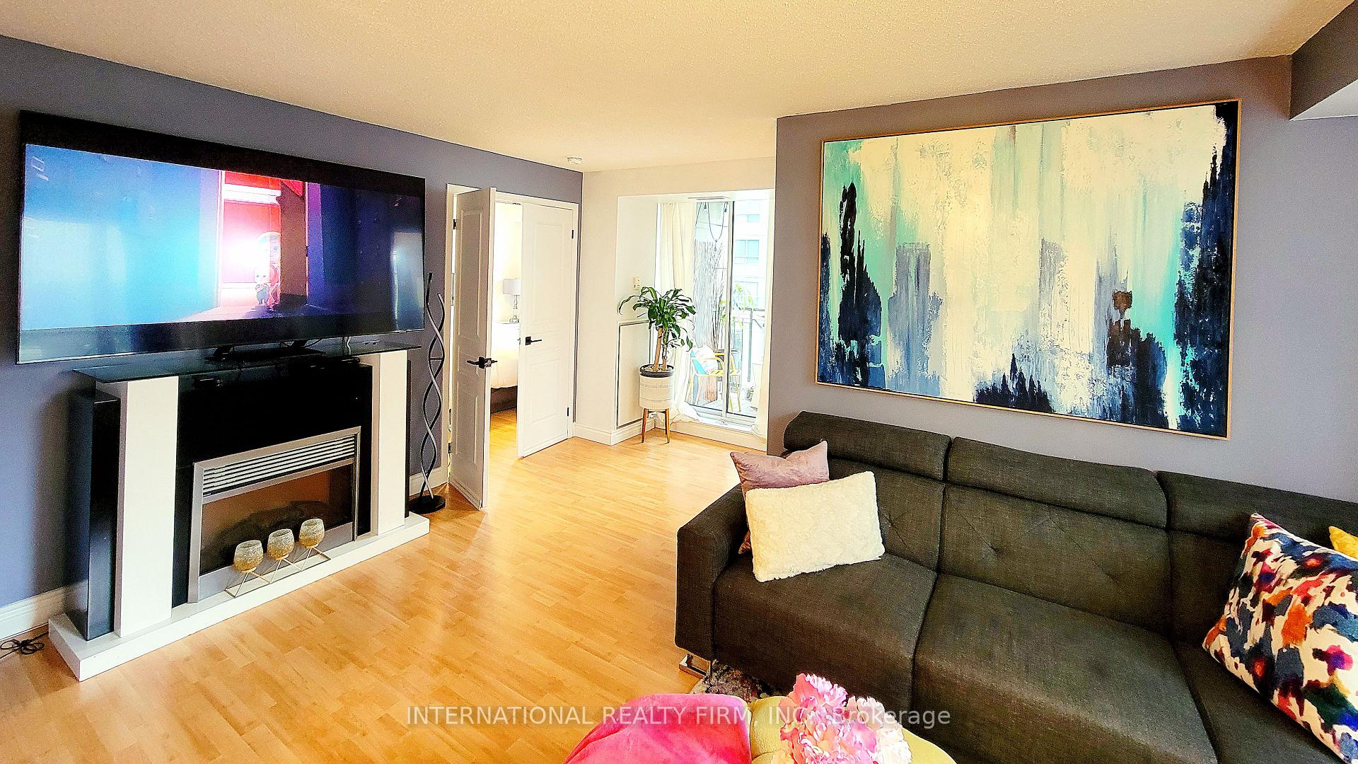 Photo 8 of Unit 1209, 140 Simcoe Street, Toronto, Waterfront Communities — HOMEH