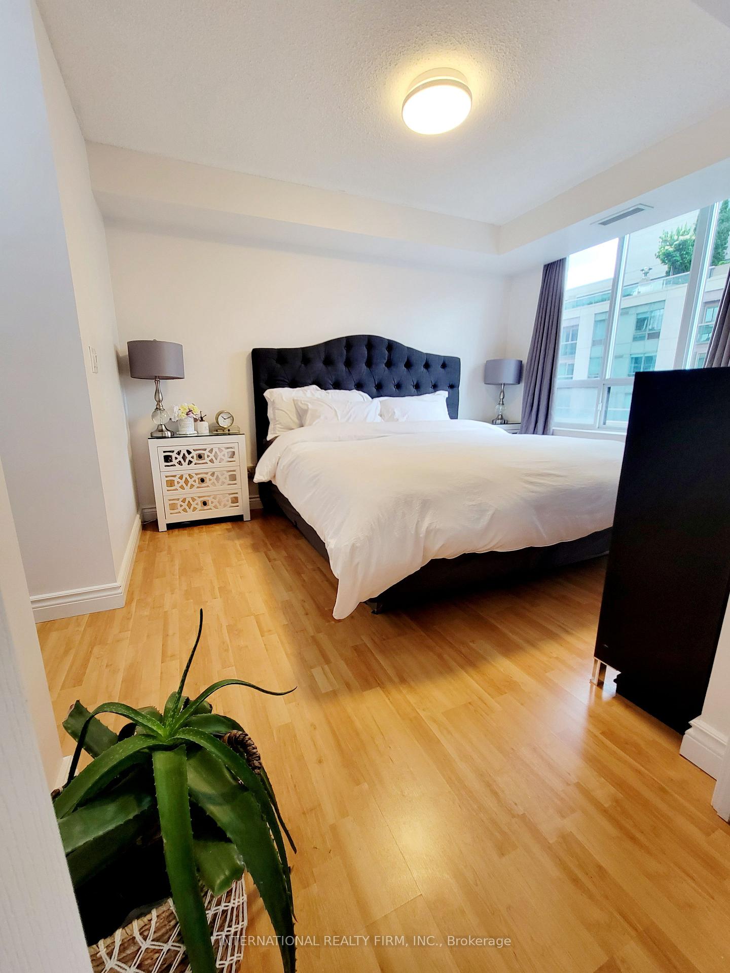 Photo 12 of Unit 1209, 140 Simcoe Street, Toronto, Waterfront Communities — HOMEH