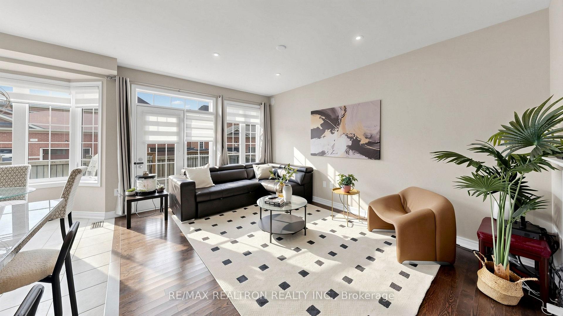 Photo 13 of 27 Pelham Drive, Vaughan, Kleinburg — HOMEH