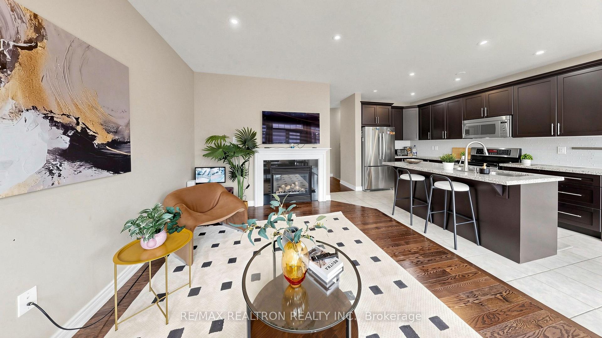 Photo 16 of 27 Pelham Drive, Vaughan, Kleinburg — HOMEH