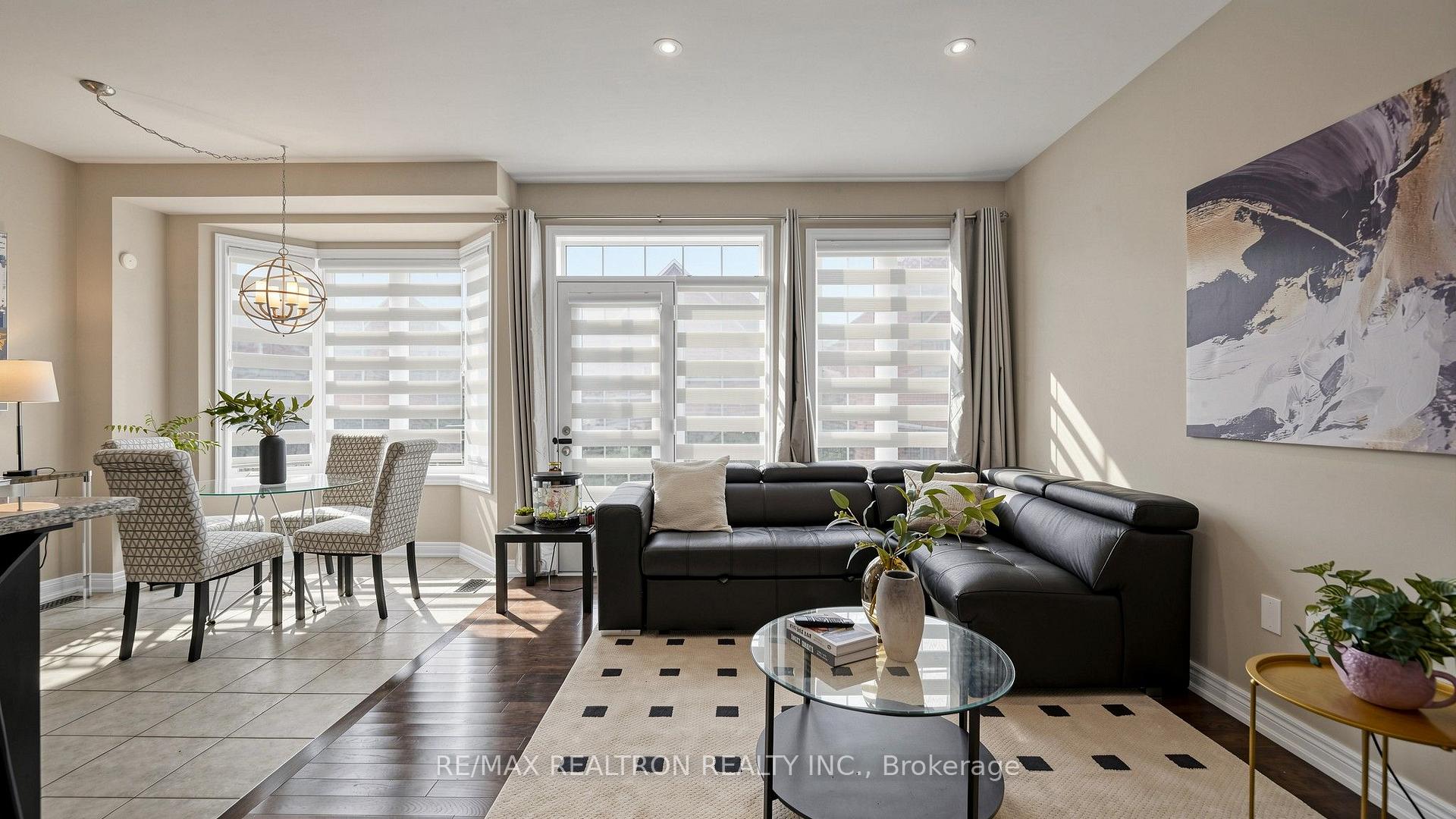 Photo 17 of 27 Pelham Drive, Vaughan, Kleinburg — HOMEH