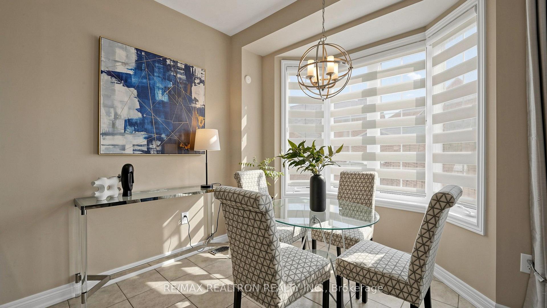 Photo 25 of 27 Pelham Drive, Vaughan, Kleinburg — HOMEH