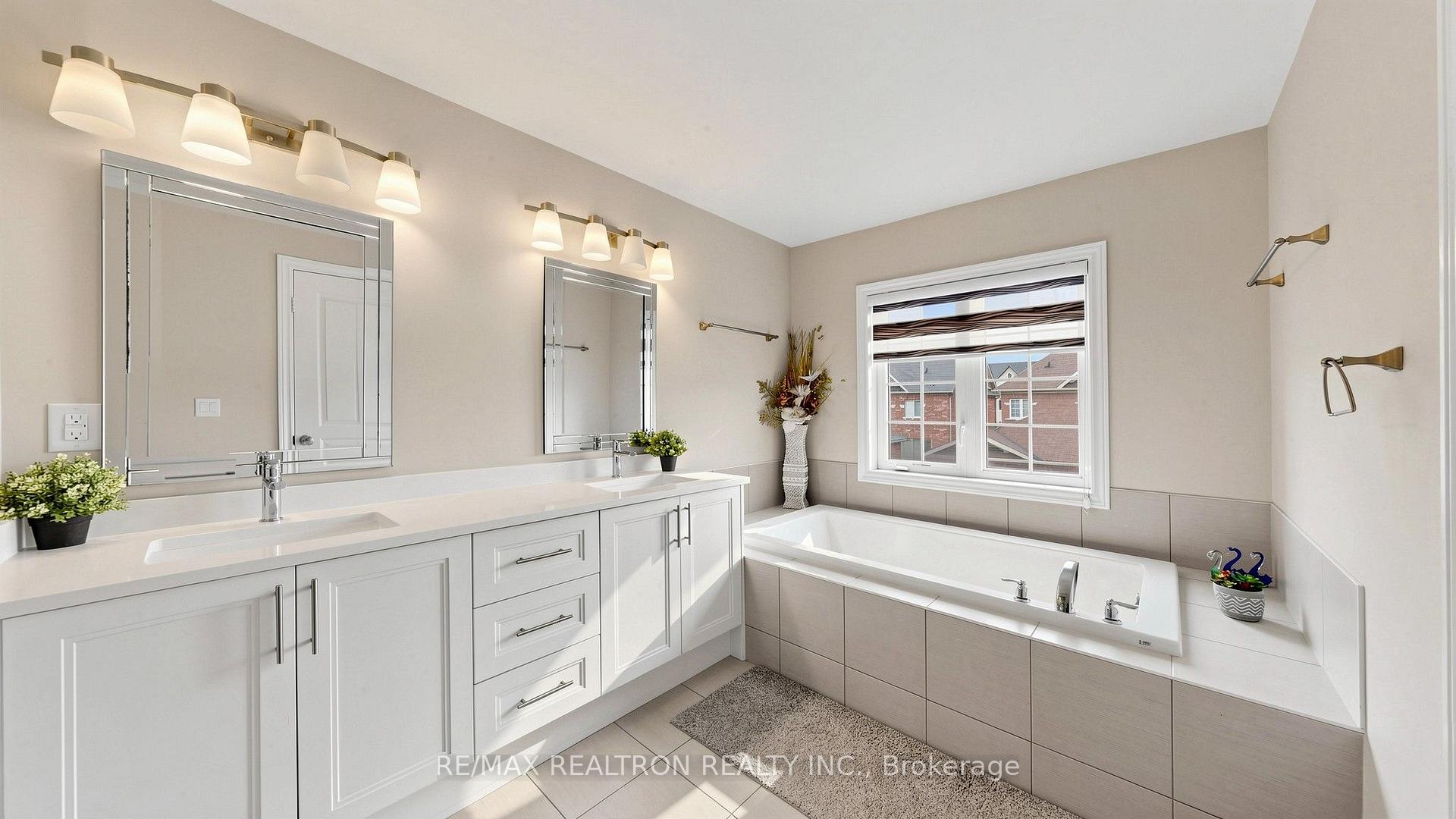 Photo 34 of 27 Pelham Drive, Vaughan, Kleinburg — HOMEH