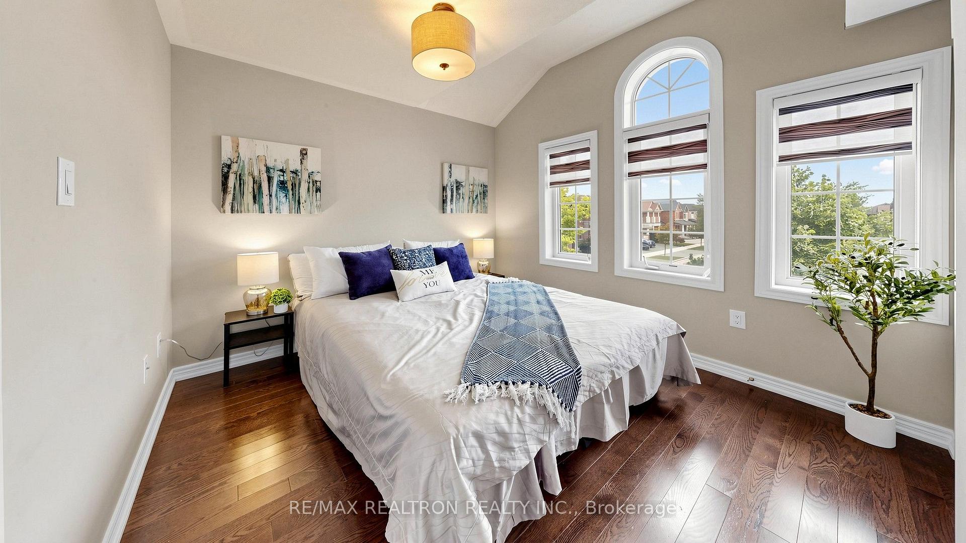 Photo 36 of 27 Pelham Drive, Vaughan, Kleinburg — HOMEH