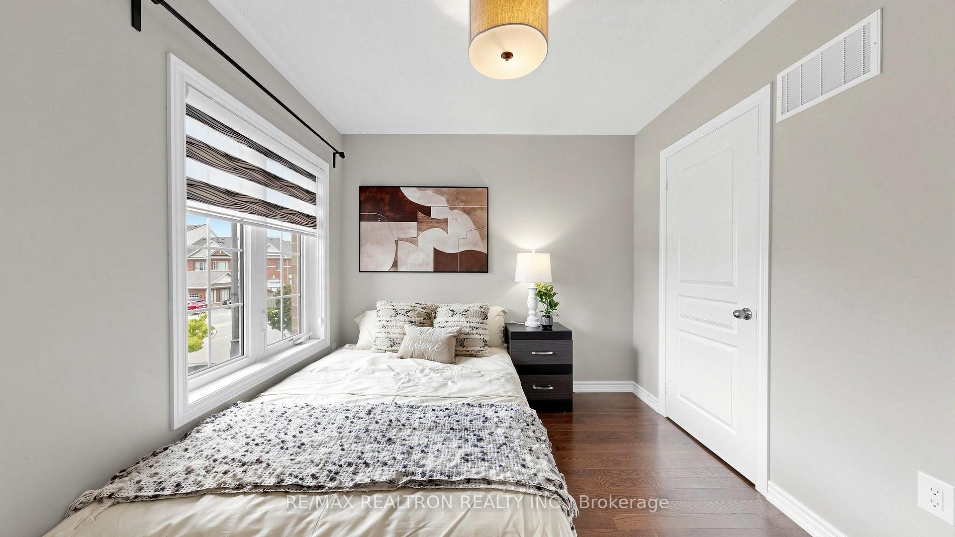 Photo 38 of 27 Pelham Drive, Vaughan, Kleinburg — HOMEH