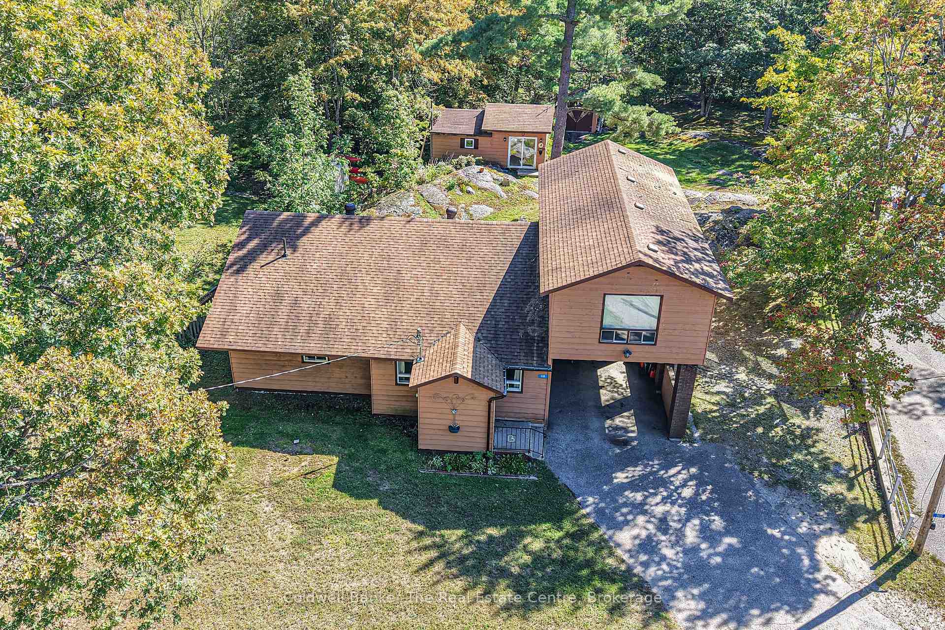 Photo 2 of 115 Jones Road, Gravenhurst, Muskoka (S) — HOMEH