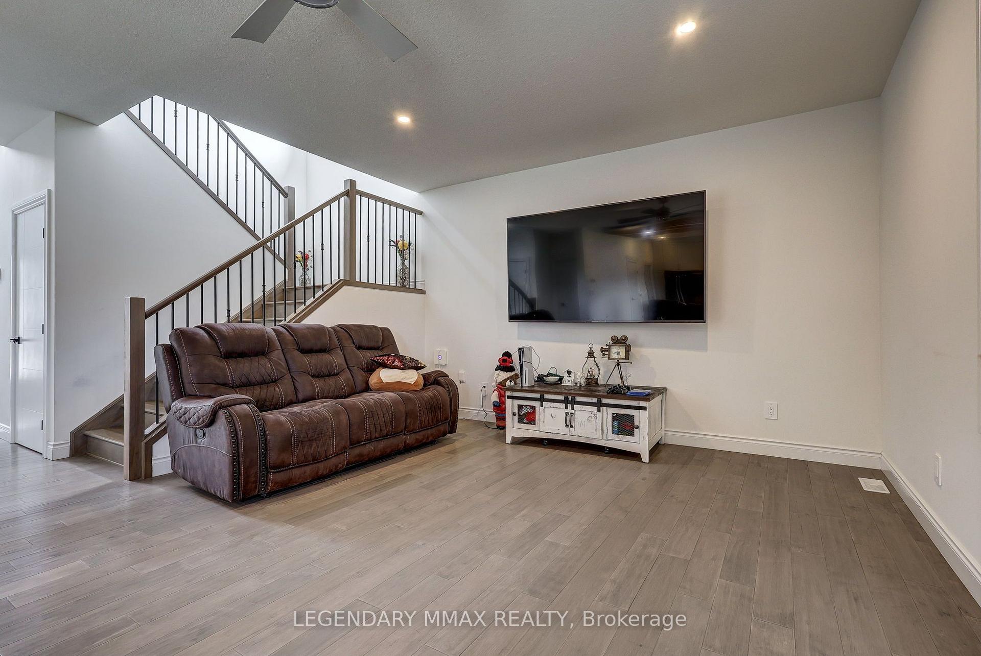 Photo 12 of 3 Stratham Street, Strathroy-Caradoc, SE — HOMEH