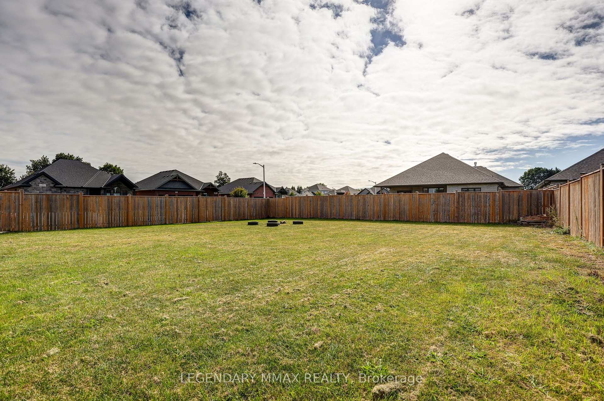 Photo 37 of 3 Stratham Street, Strathroy-Caradoc, SE — HOMEH
