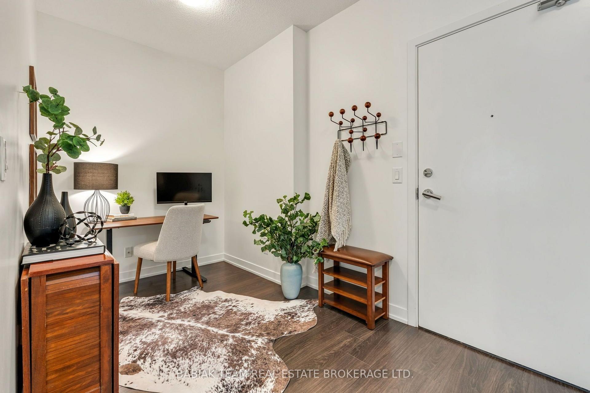 Photo 4 of Unit 1017, 1830 Bloor Street W, Toronto, High Park North — HOMEH