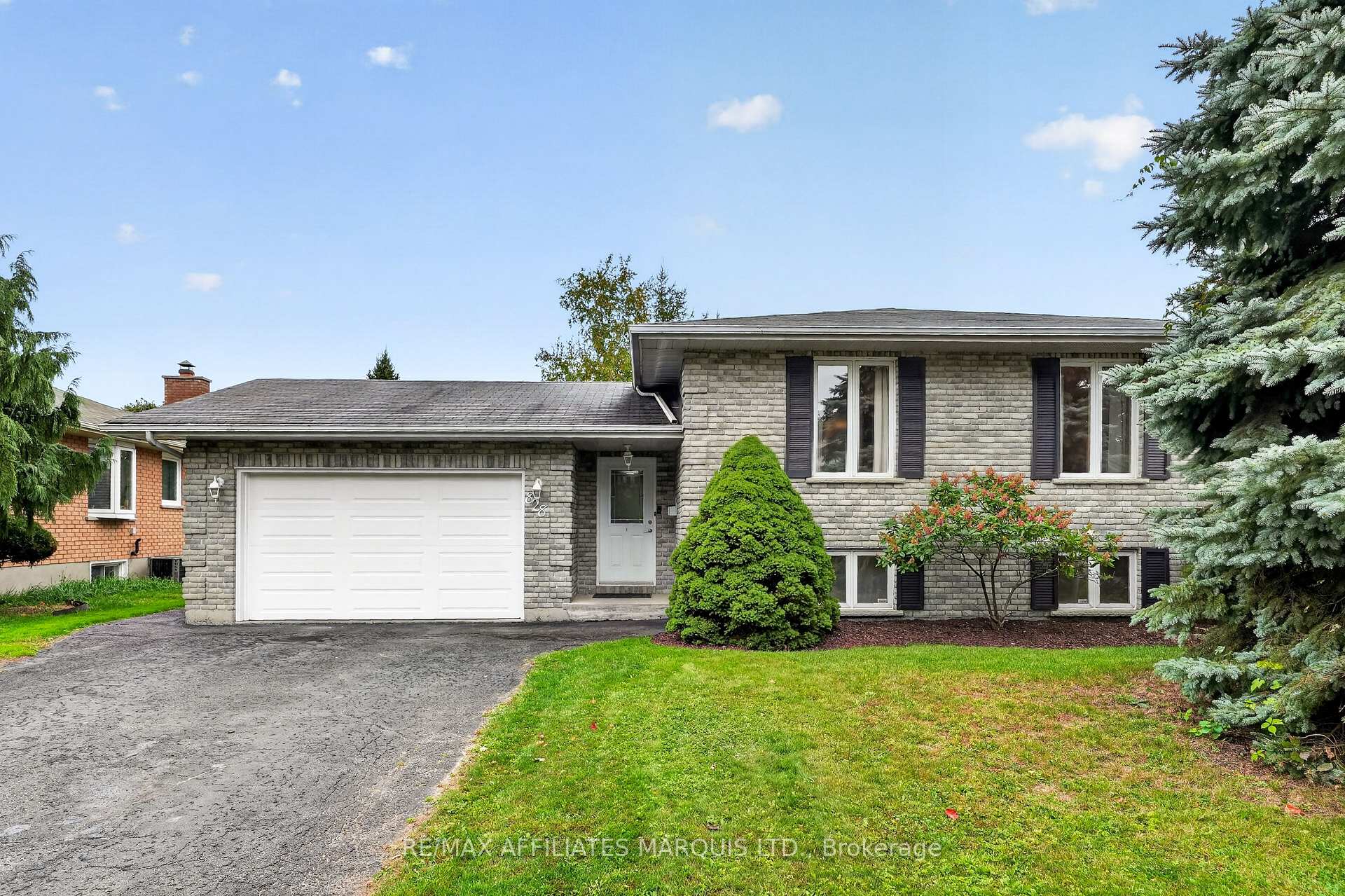 Photo of 828 Chelsea Crescent