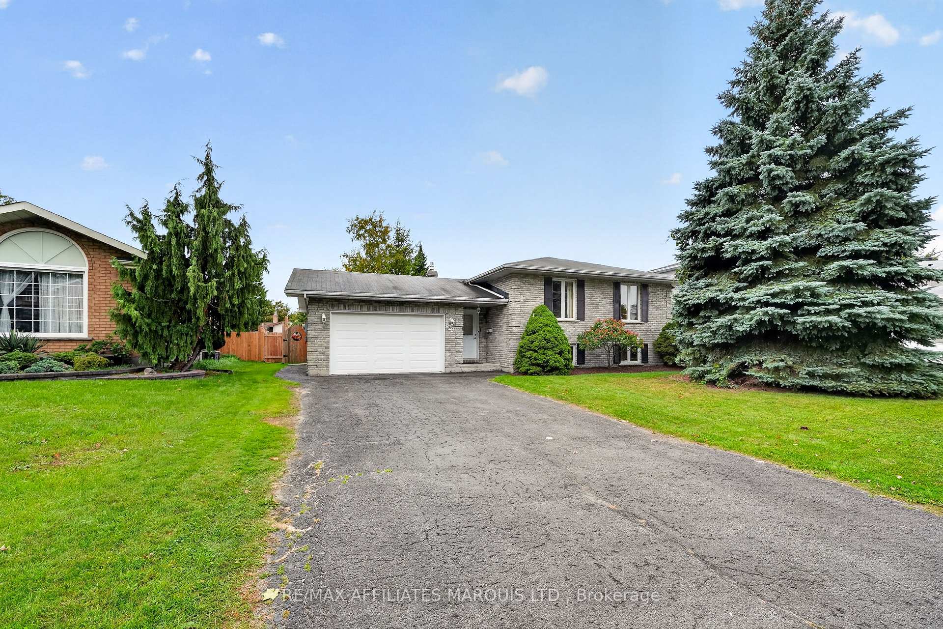 Photo 2 of 828 Chelsea Crescent, Cornwall, Cornwall — HOMEH