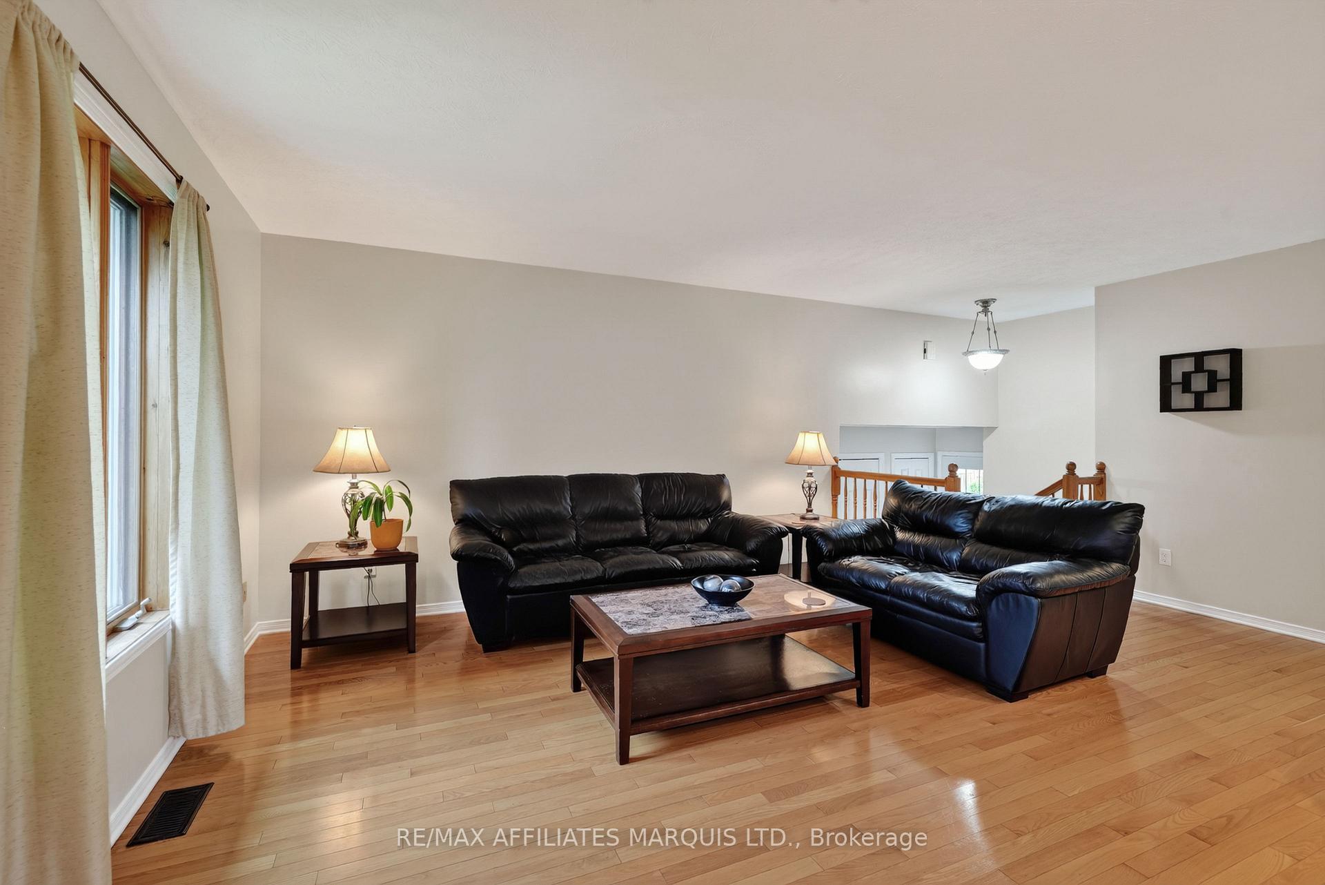 Photo 5 of 828 Chelsea Crescent, Cornwall, Cornwall — HOMEH