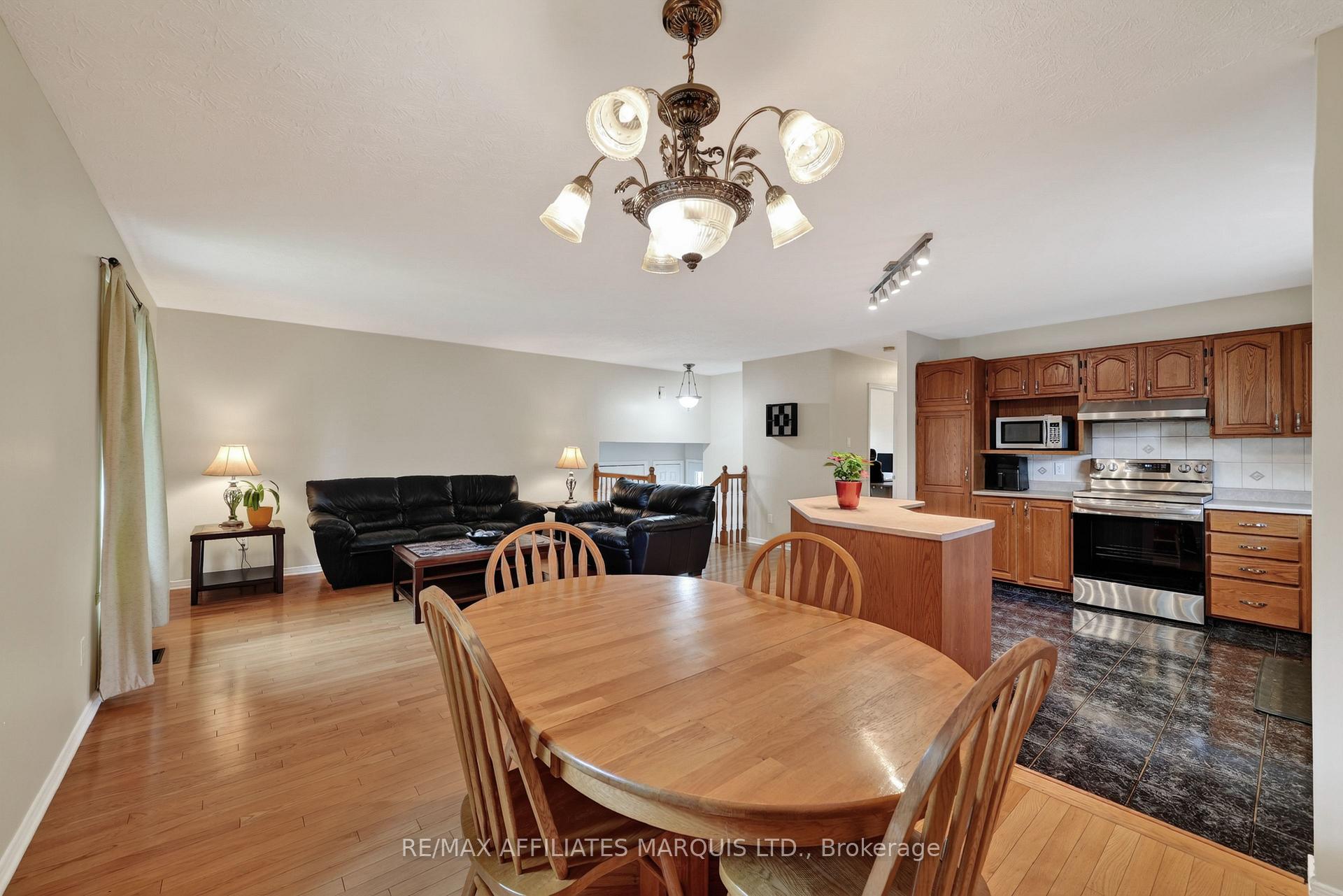 Photo 10 of 828 Chelsea Crescent, Cornwall, Cornwall — HOMEH